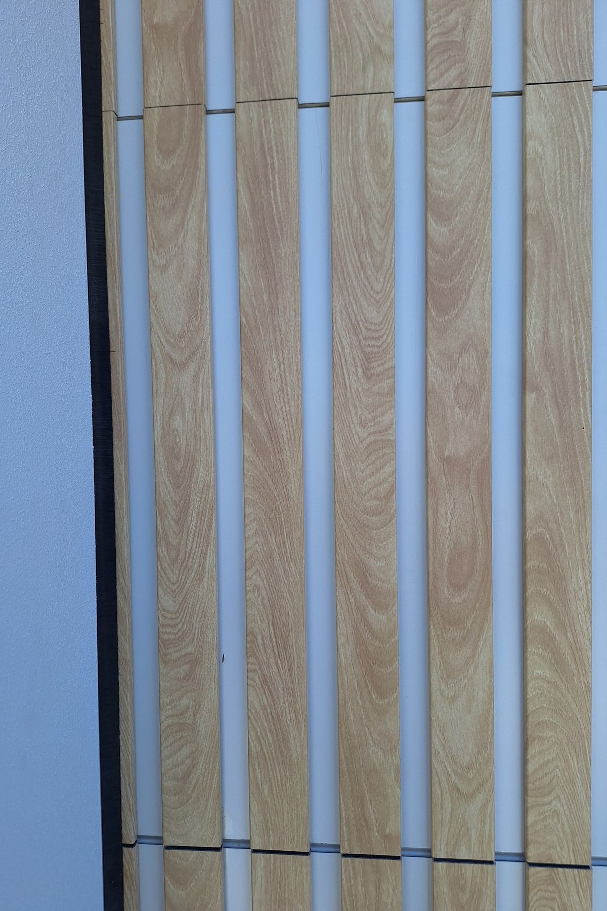 Custom-Aluminium-Sectional-Door-Powdercoated-Surfmist-with-DecoBatten-American-Oak-Port-Macquarie-Builder-5.jpg