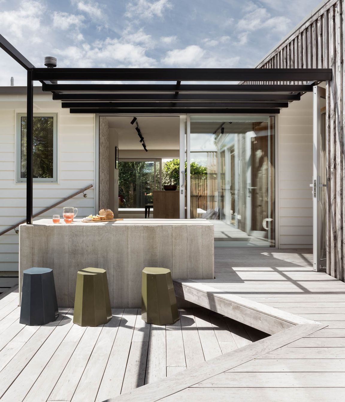 Outdoor Dining / Deck