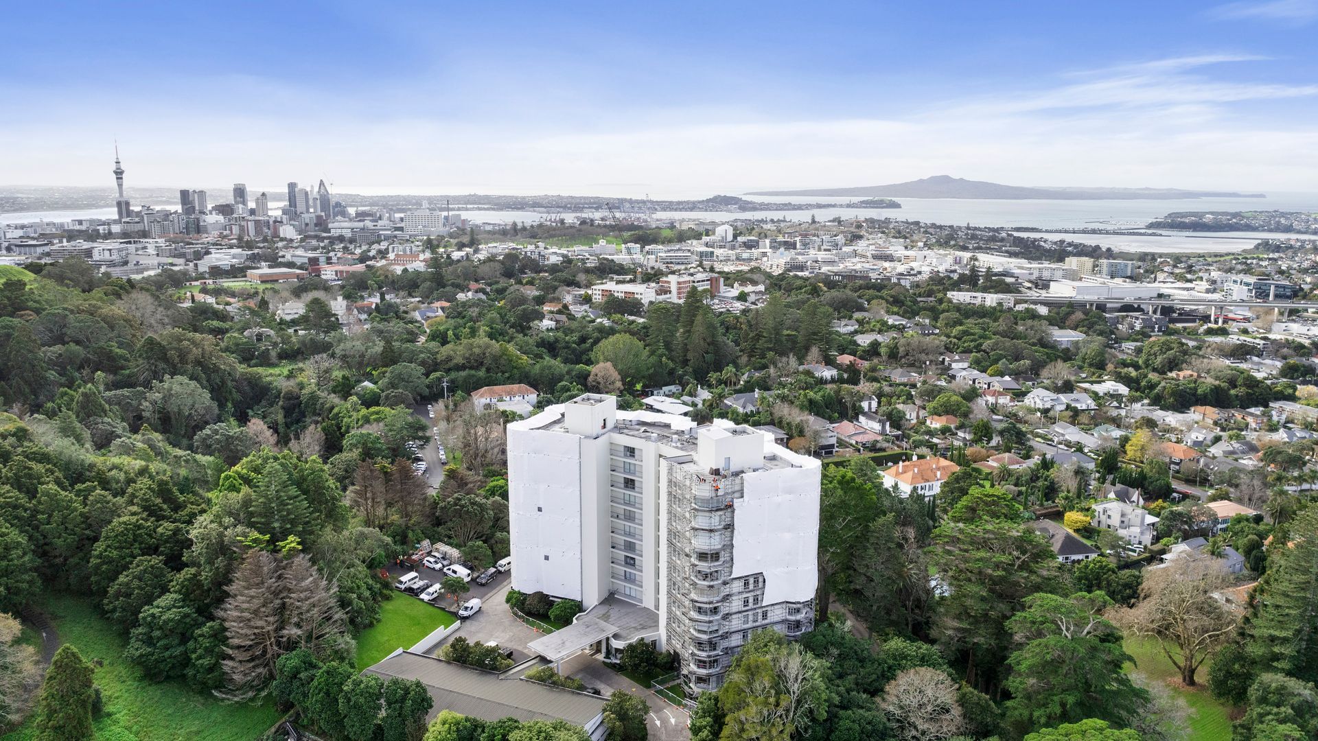 The Pines Apartments - Auckland video
