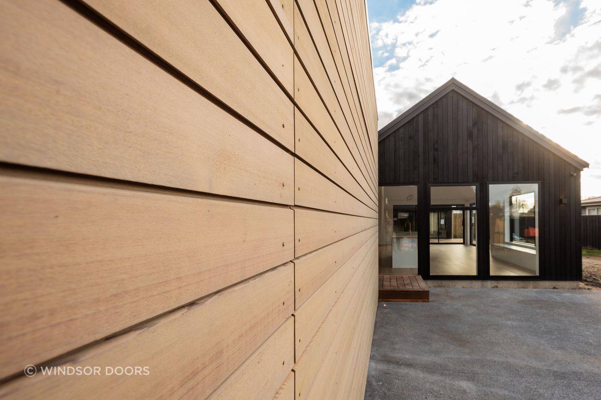 DMC-Projects-Flush-Mount-Door-cladded-in-Hermpac-Cedar-4.jpg