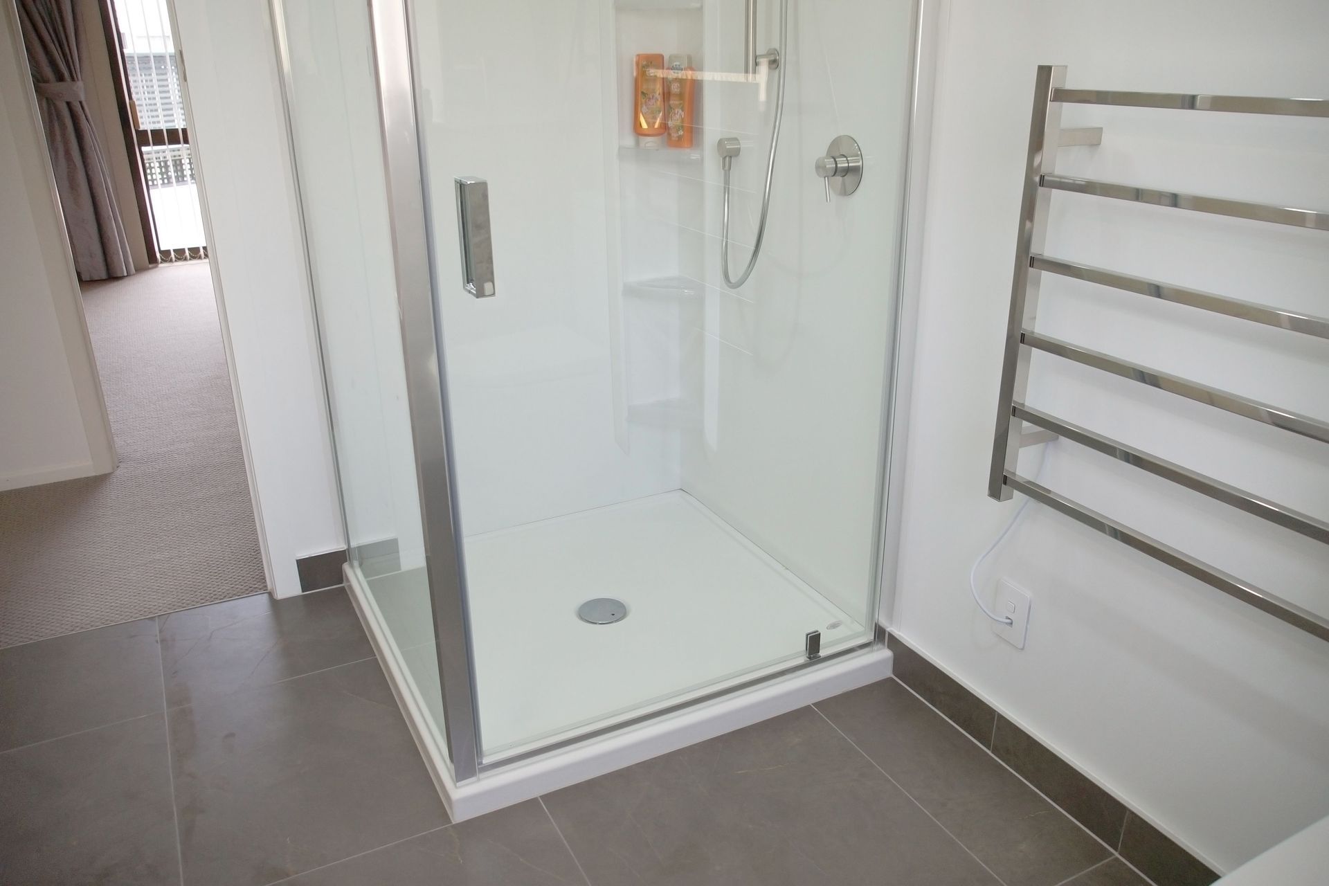 Low Maintenance Kitchen and Bathroom renovation in Auckland