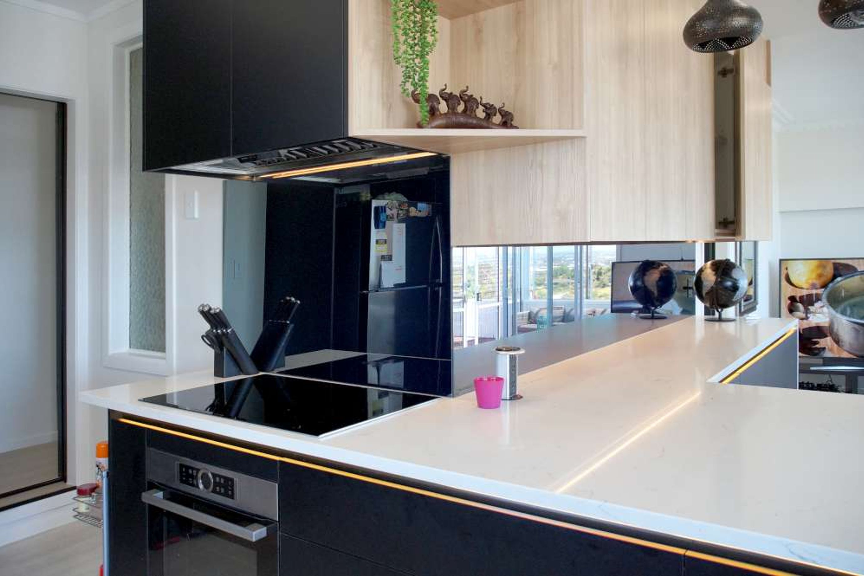 Entertainers Dream
Kitchen &amp; Bar
