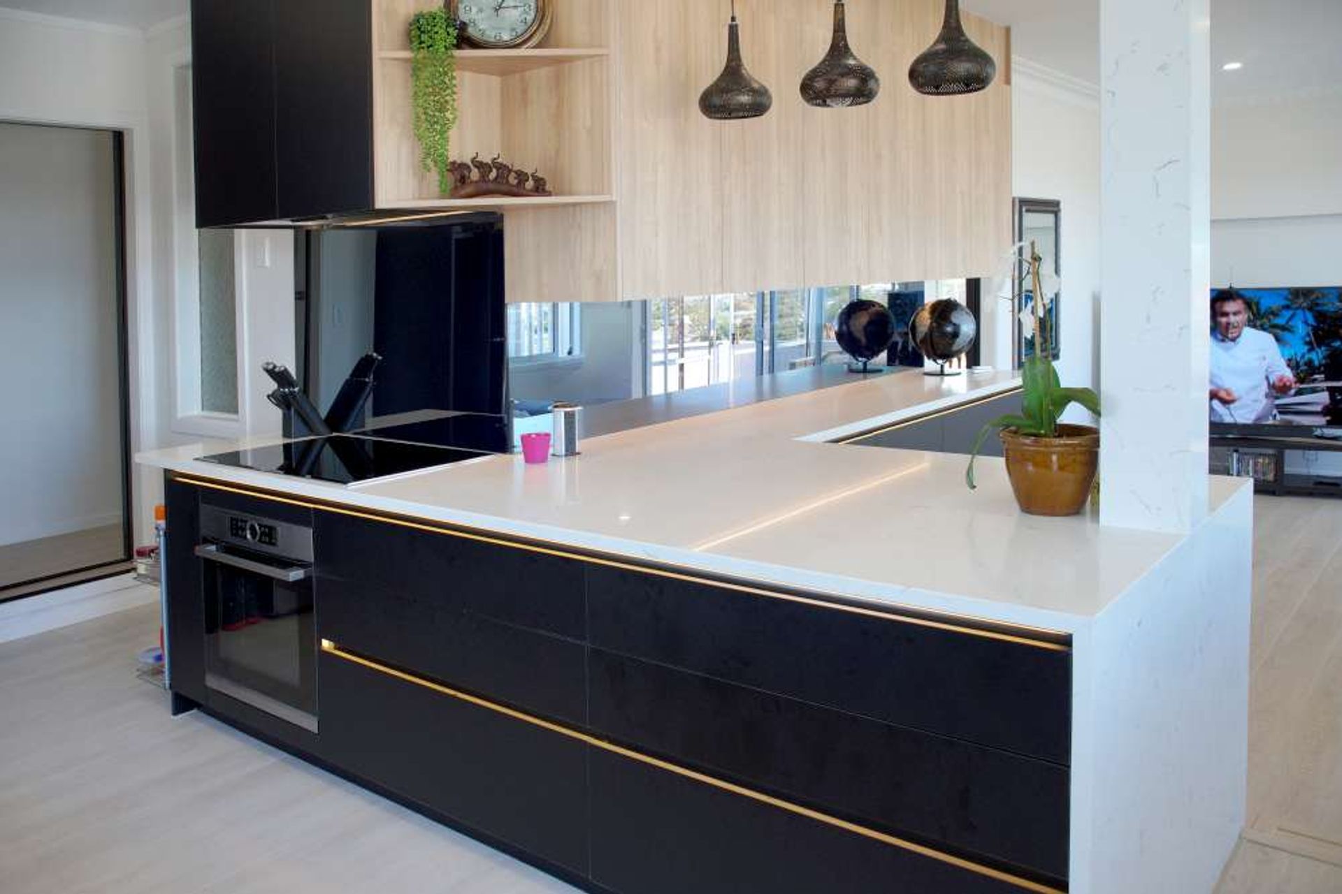 Entertainers Dream
Kitchen & Bar