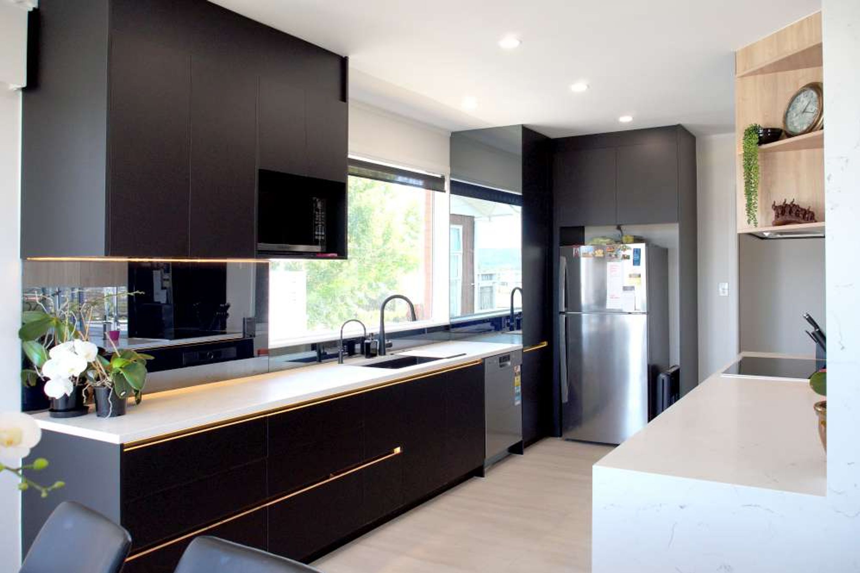 Entertainers Dream
Kitchen &amp; Bar
