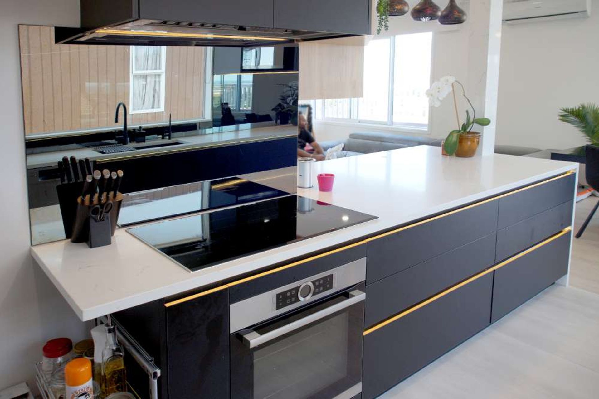 Entertainers Dream
Kitchen & Bar