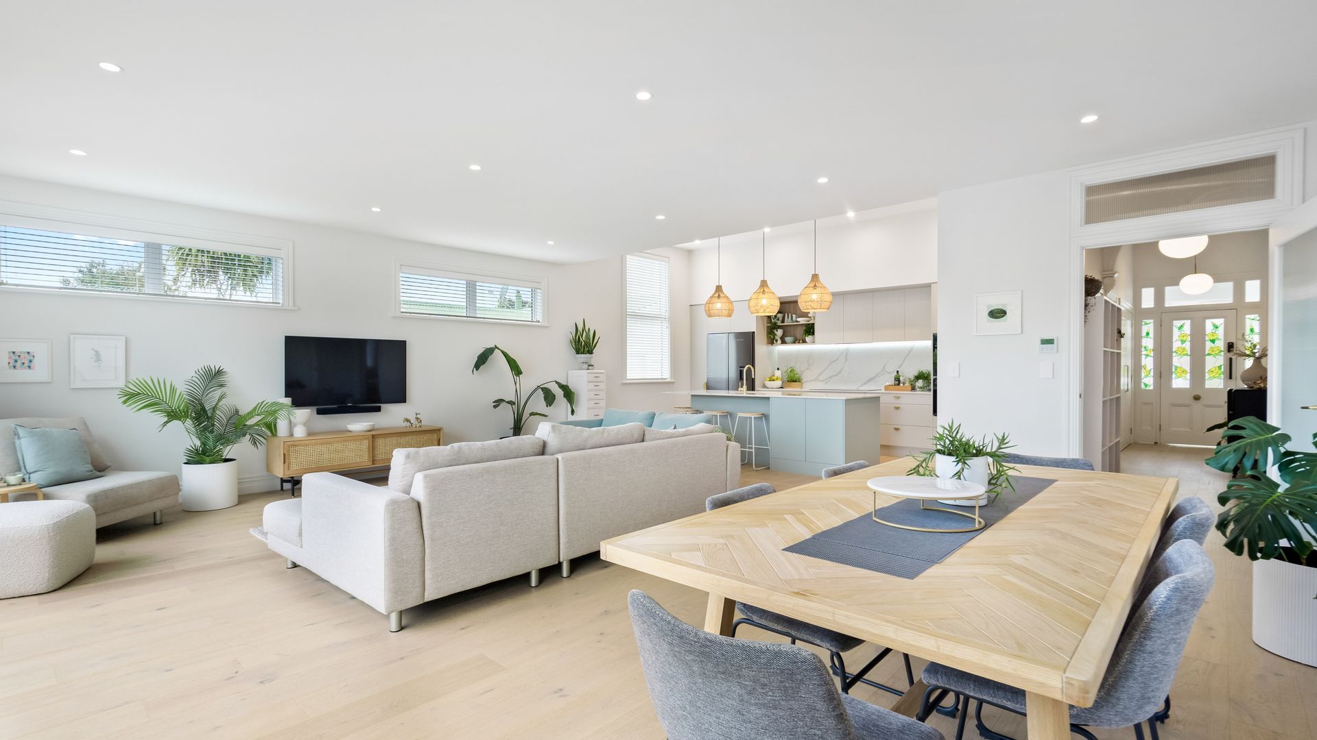 Testimonial for Many's Villa transformation. video