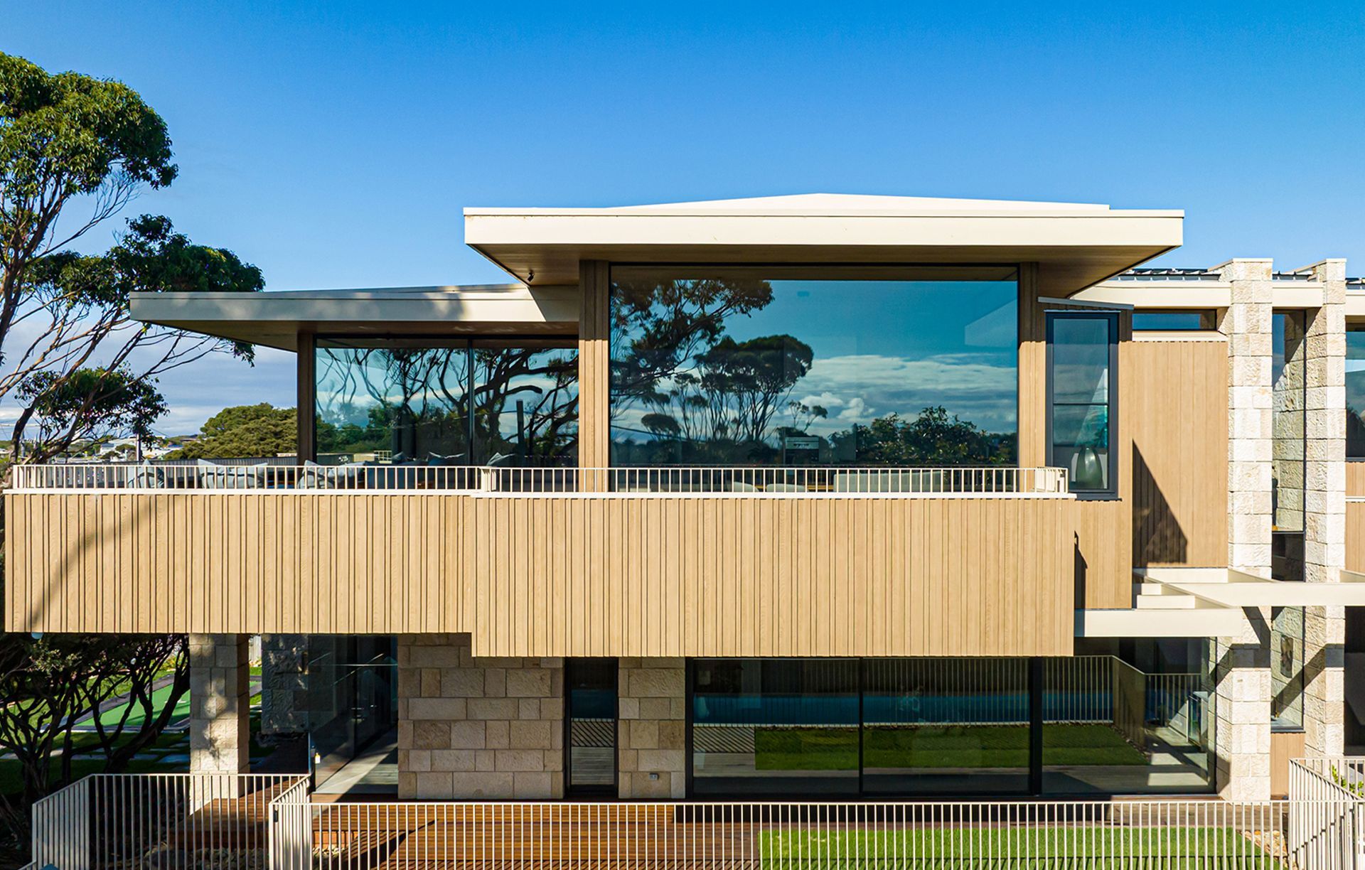 Coastal Home Cladding Point Lonsdale VIC