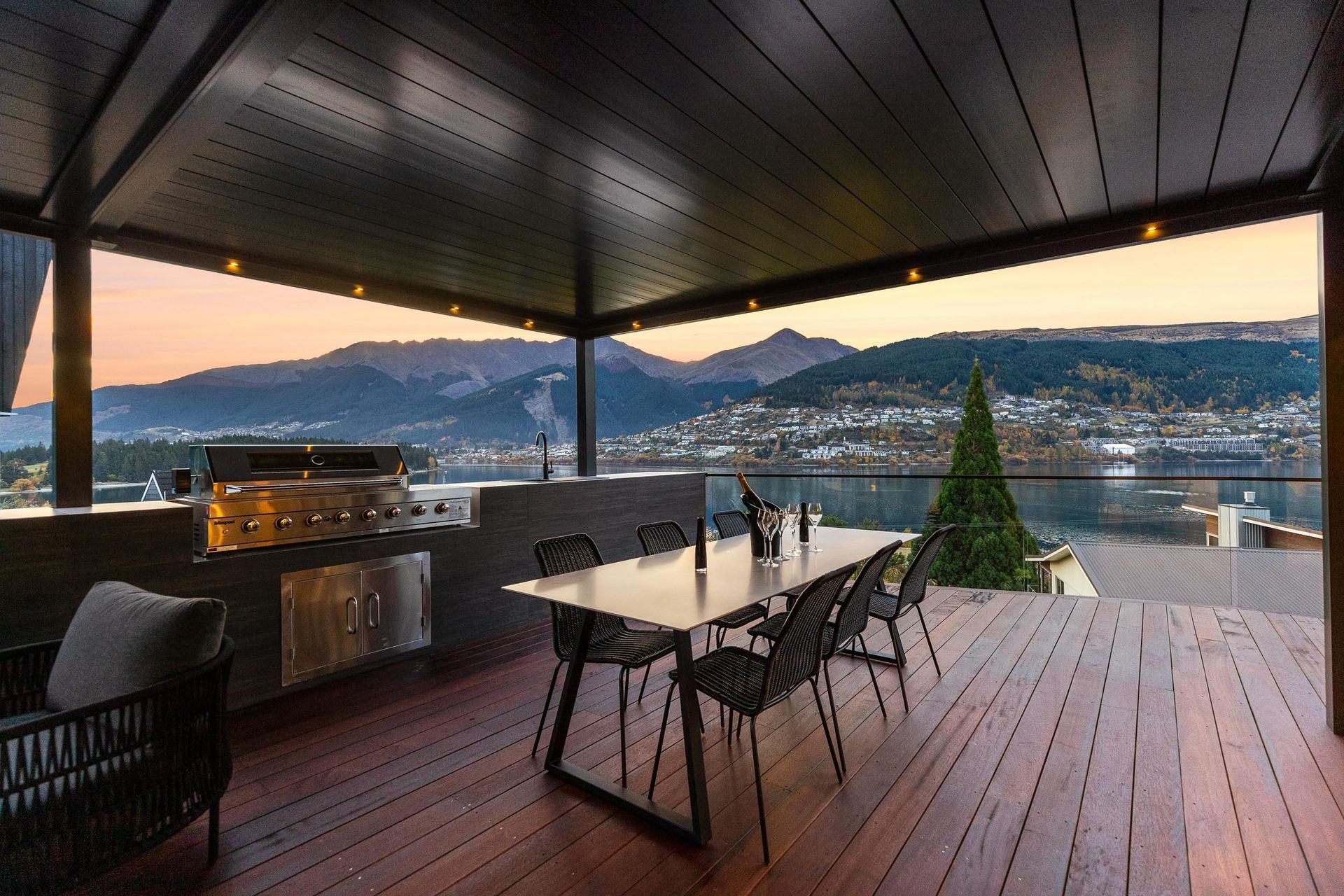 Year-Round Outdoor Spaces and Viewing Pleasure