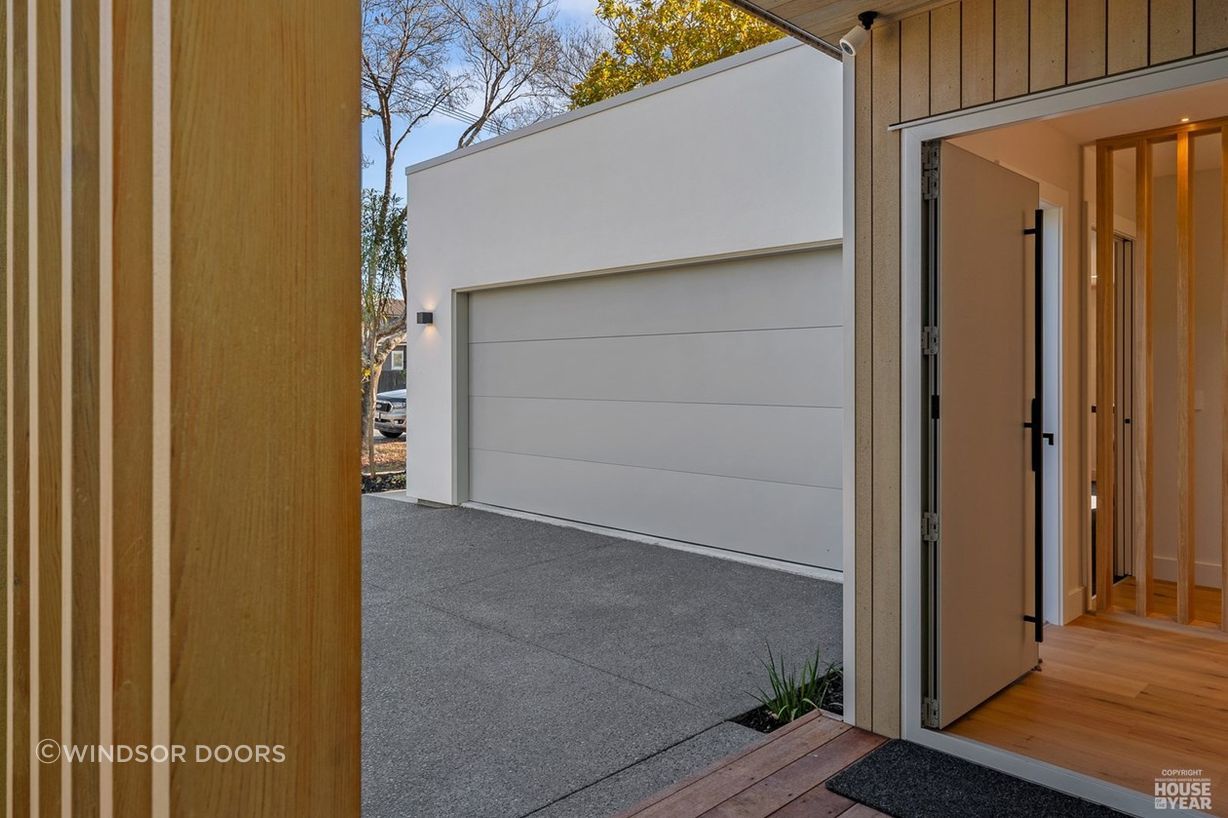 Design-Builders-Flatline-Smooth-Door-095mm-gauge-steel-2.jpg