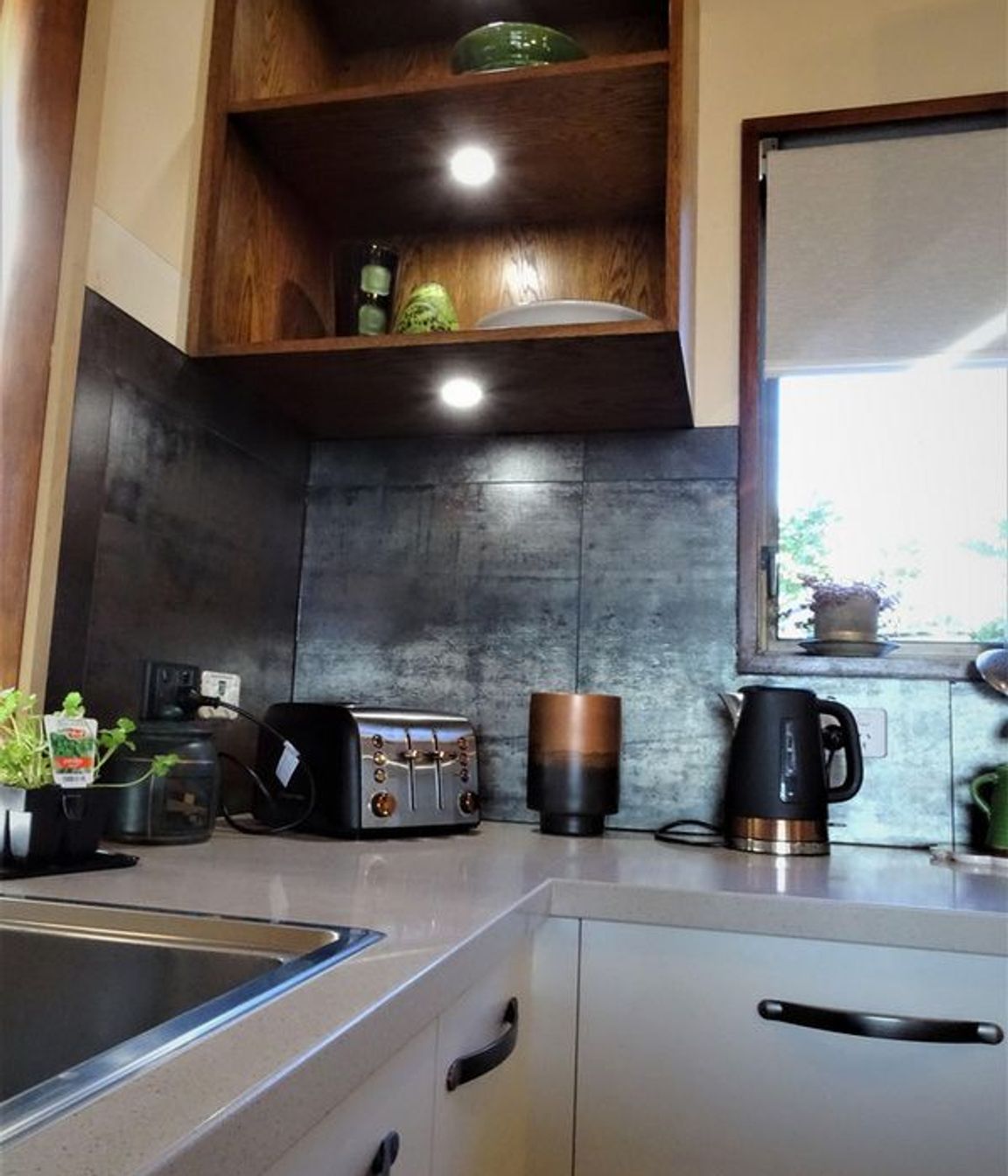 Detail of Caesarstone Nordic Loft benchtop
