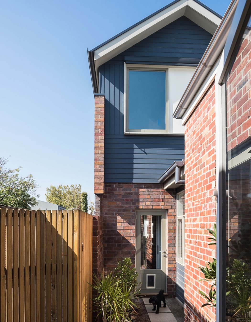 Side lane access to kitchen living areas