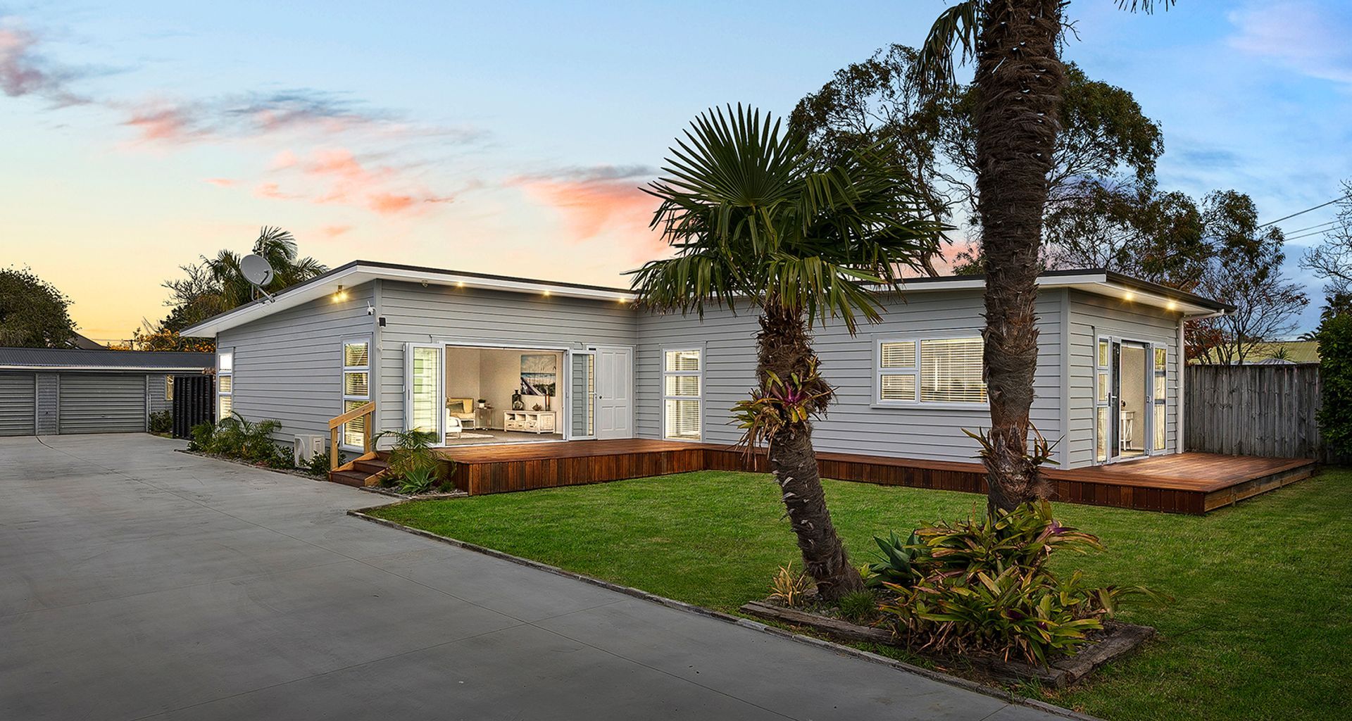 Beachlands Bach Renovation banner