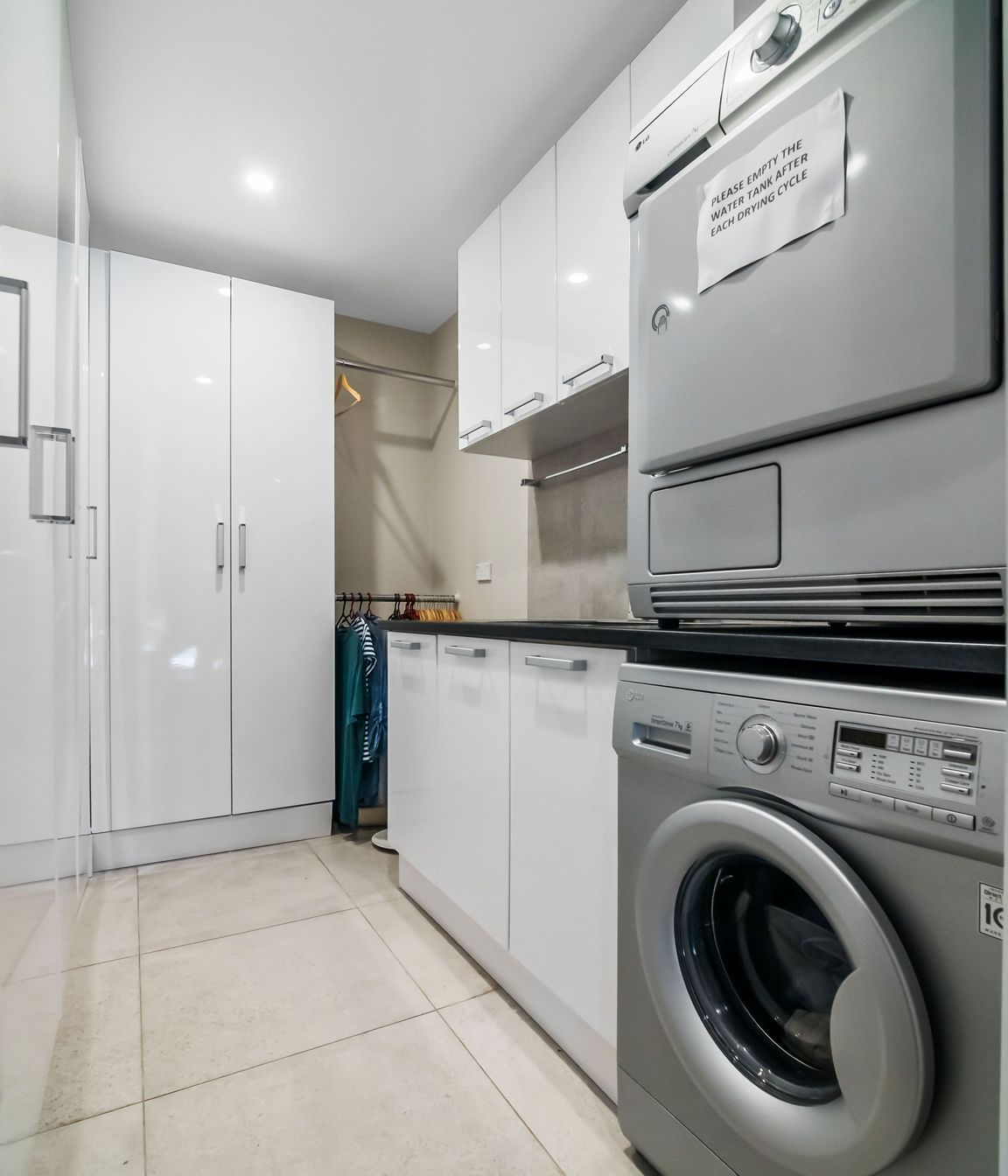 24-48 Queen St