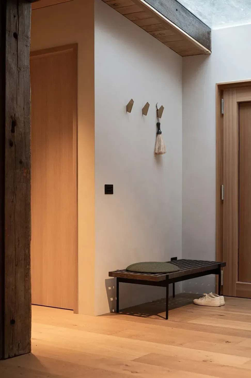 Entrancemooneyambitec.webp