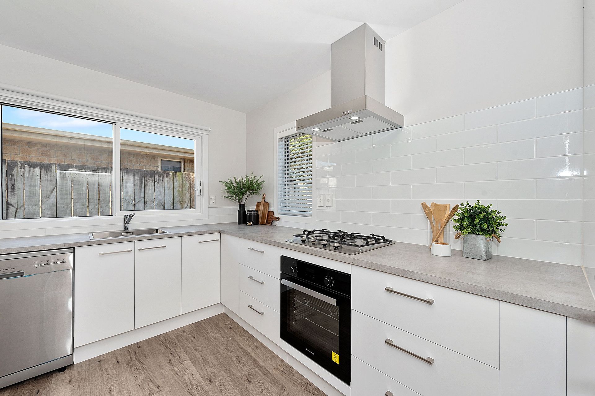 Villa Vanto Reclad, Hamilton