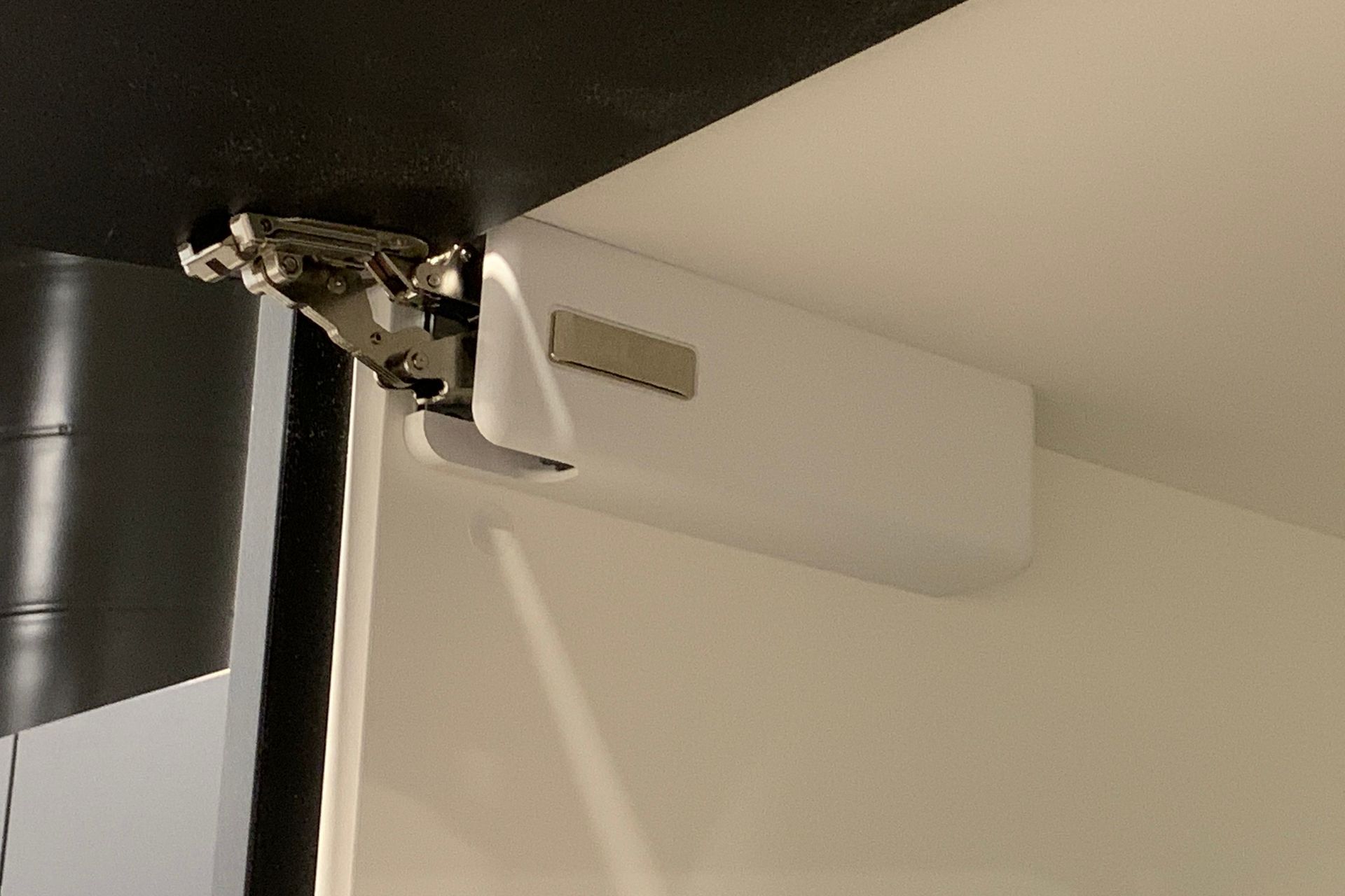 Fit Wellsford Kitchen - Salice Wind Overhead Door Lift - Designed and Made in Italy