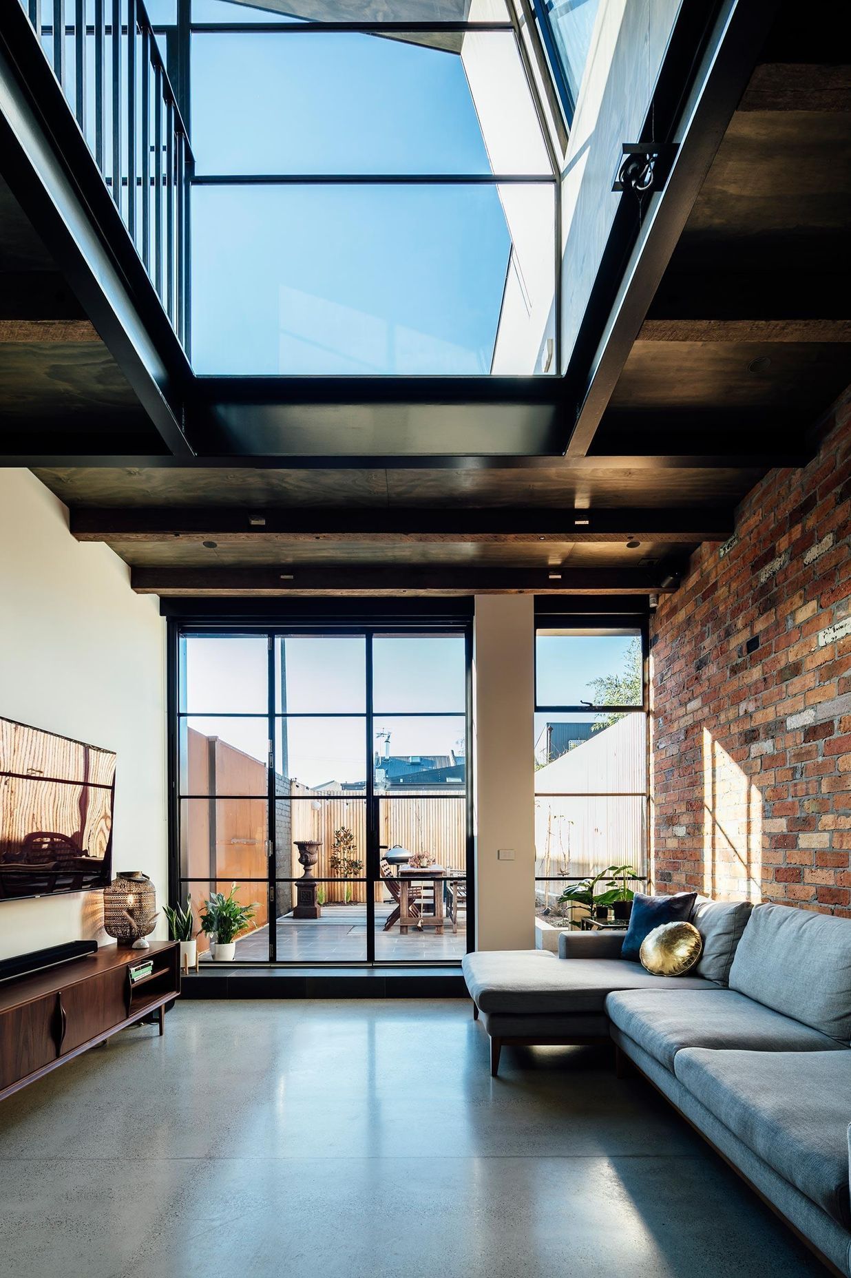 Reverse Tree Change House