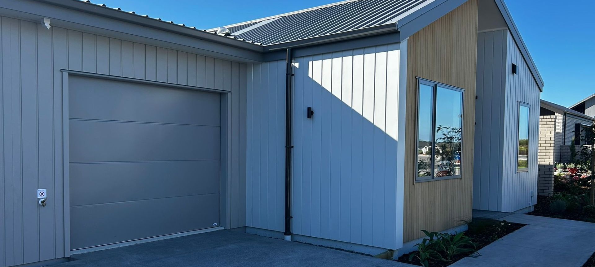 Contemporary Living | Colorsteel banner