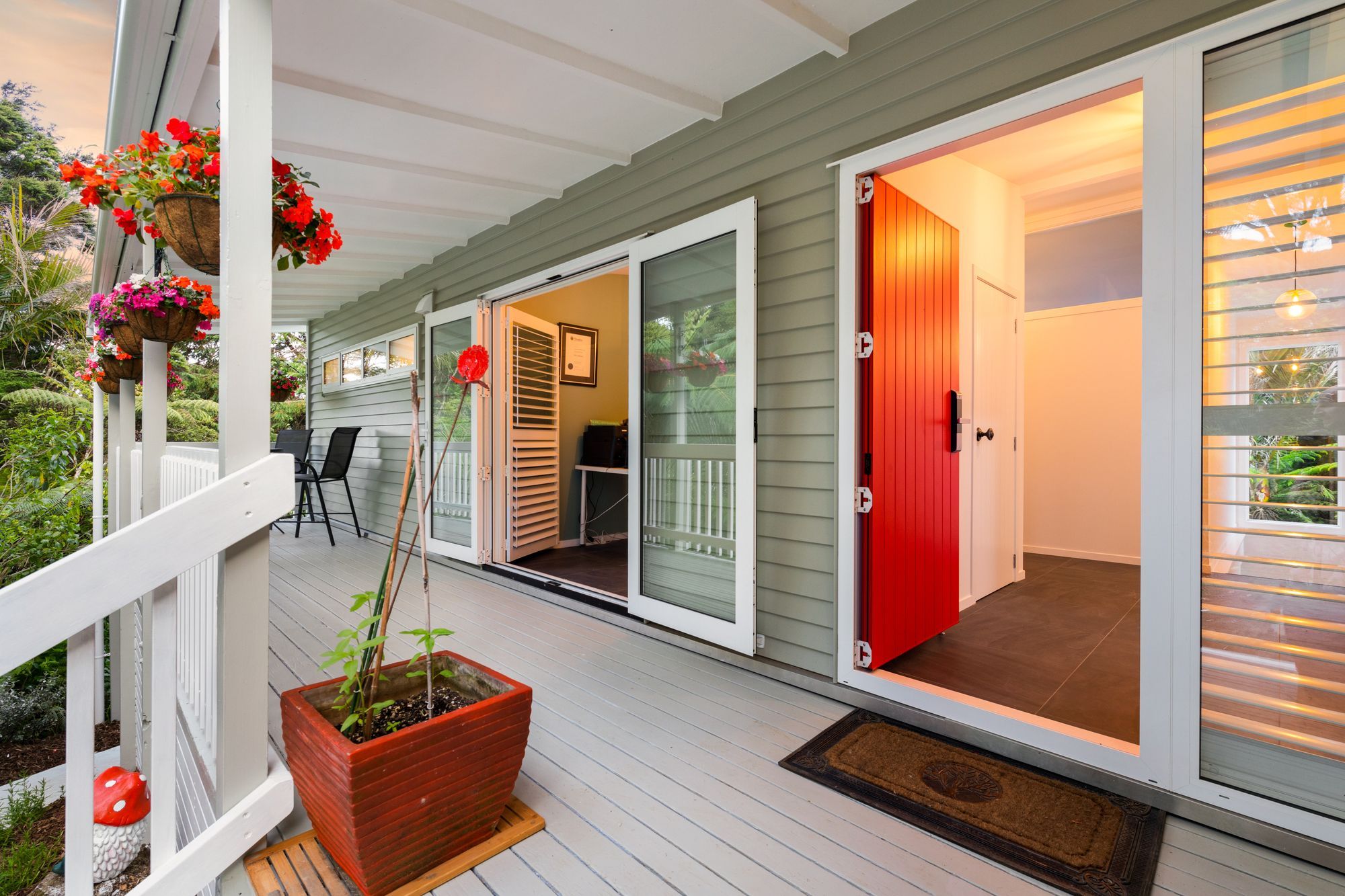 21 Rauhuia Cres, Parau