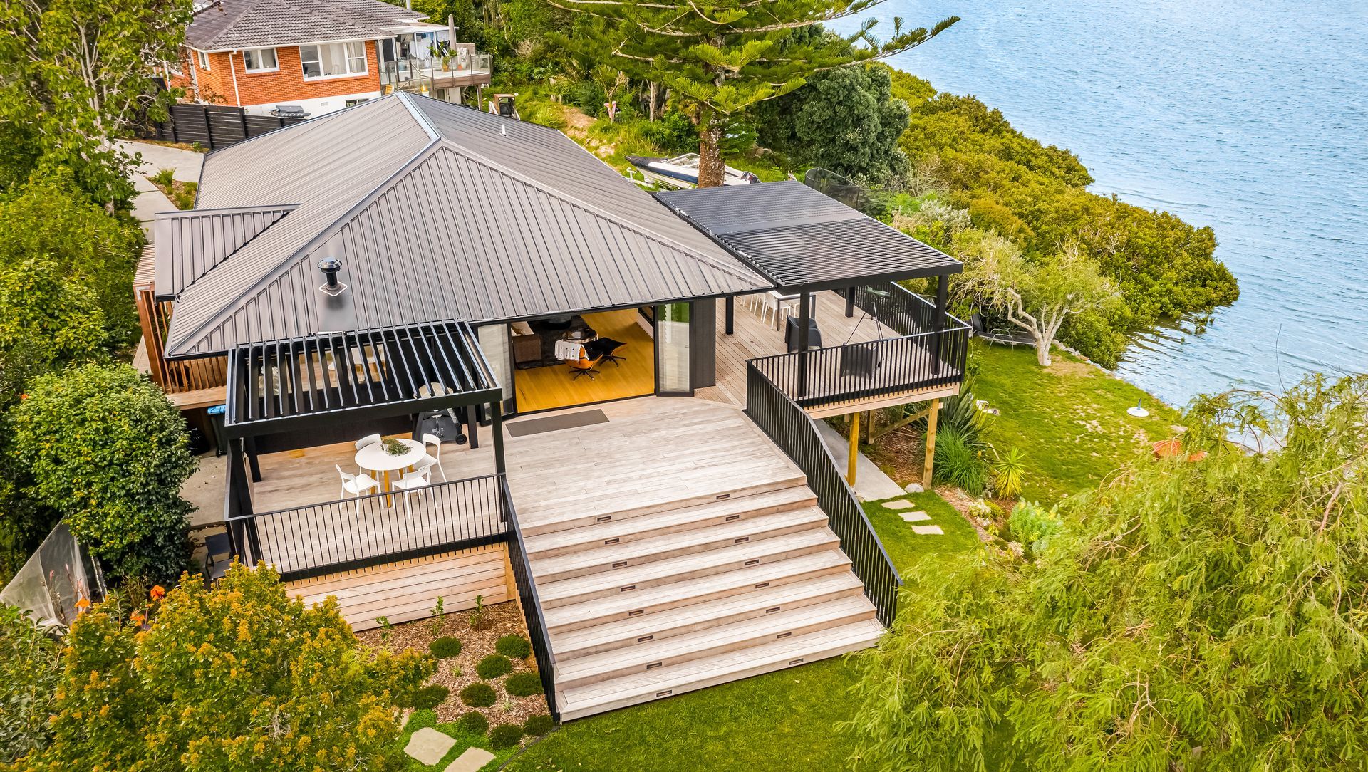 Coastline hide away banner