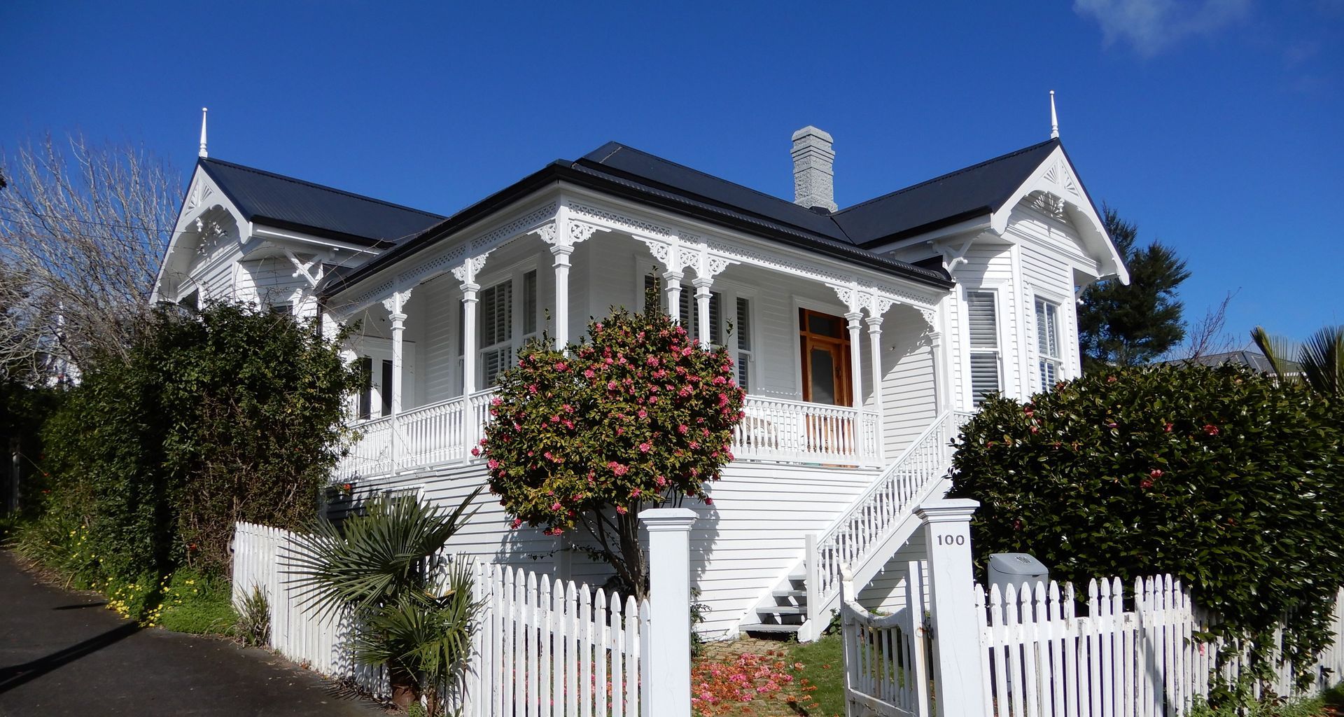 Grey Lynn Villa - Colorsteel Dridex Roof Replacement banner