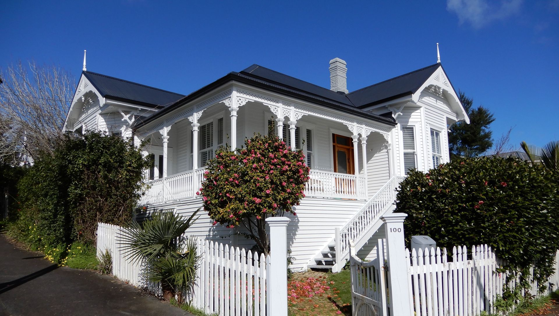 Grey Lynn Villa - Colorsteel Dridex Roof Replacement banner