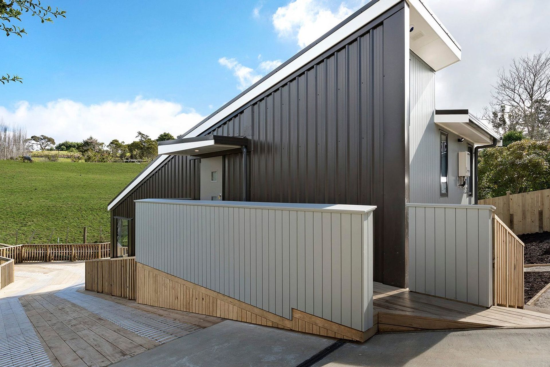 Apirana Ave, Glen Innes