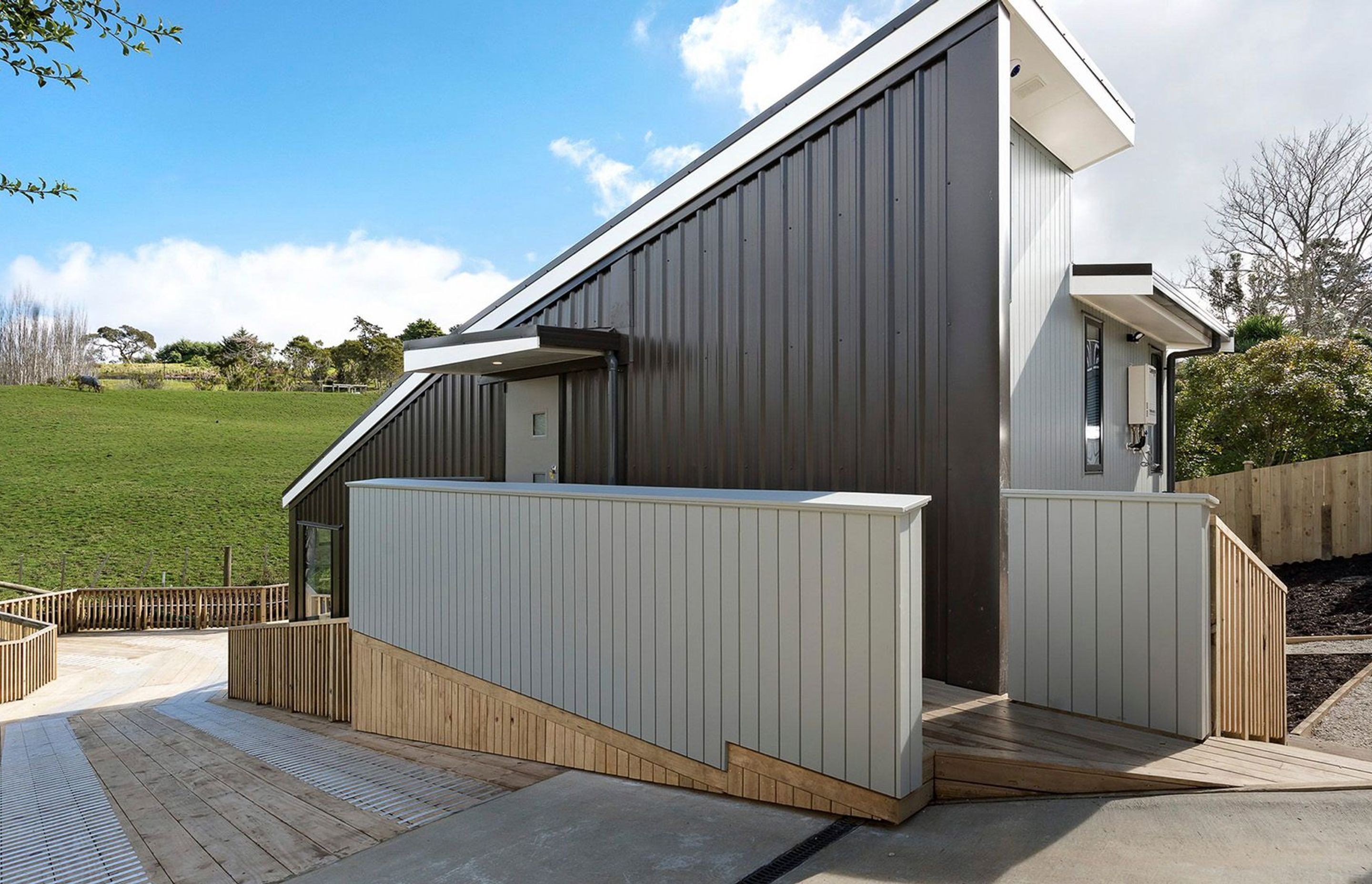 Apirana Ave, Glen Innes