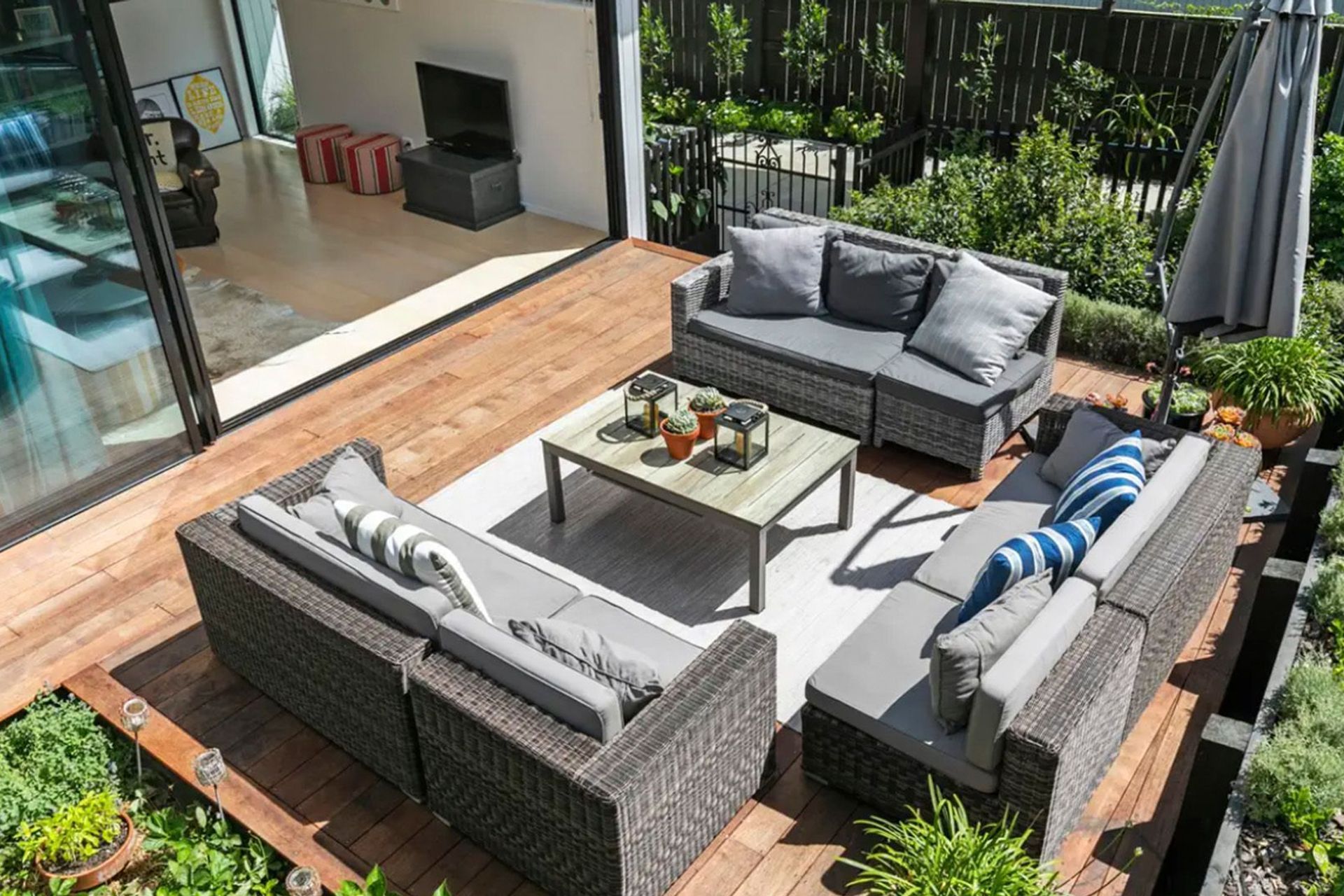 Apirana Ave, Glen Innes