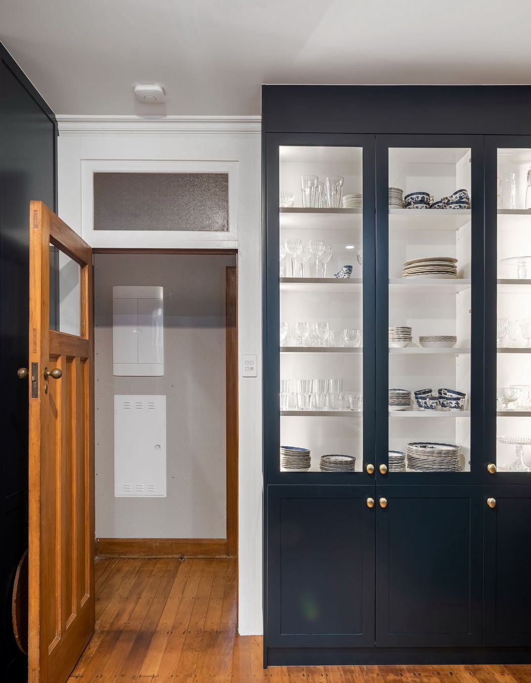 Custom made kitchen by KMD Kitchens