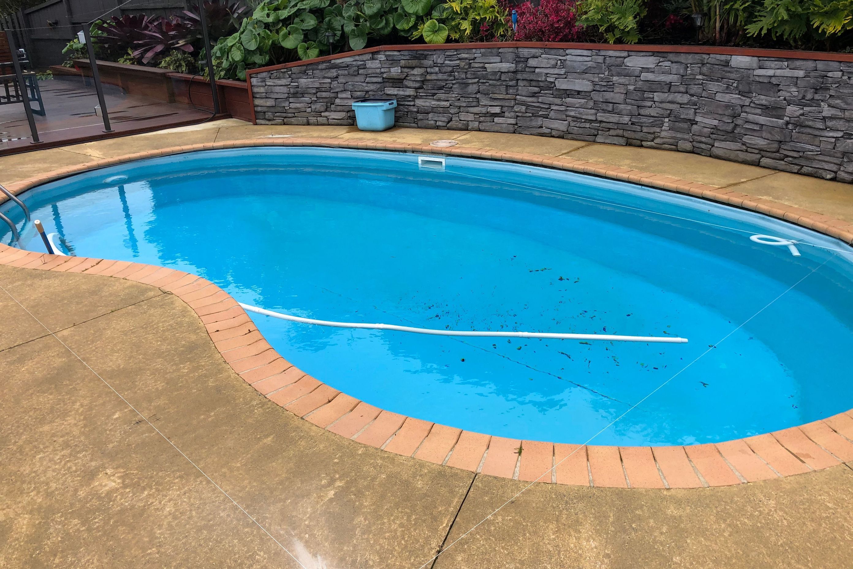 St Johns Pool - Before Renovation an existing kidney shaped pool with a problematic / leaky vinyl liner