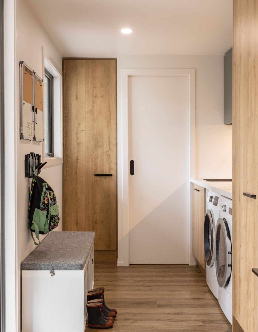 70s Vibe / Peter Bevan Architectural Home Kitchen Renovation