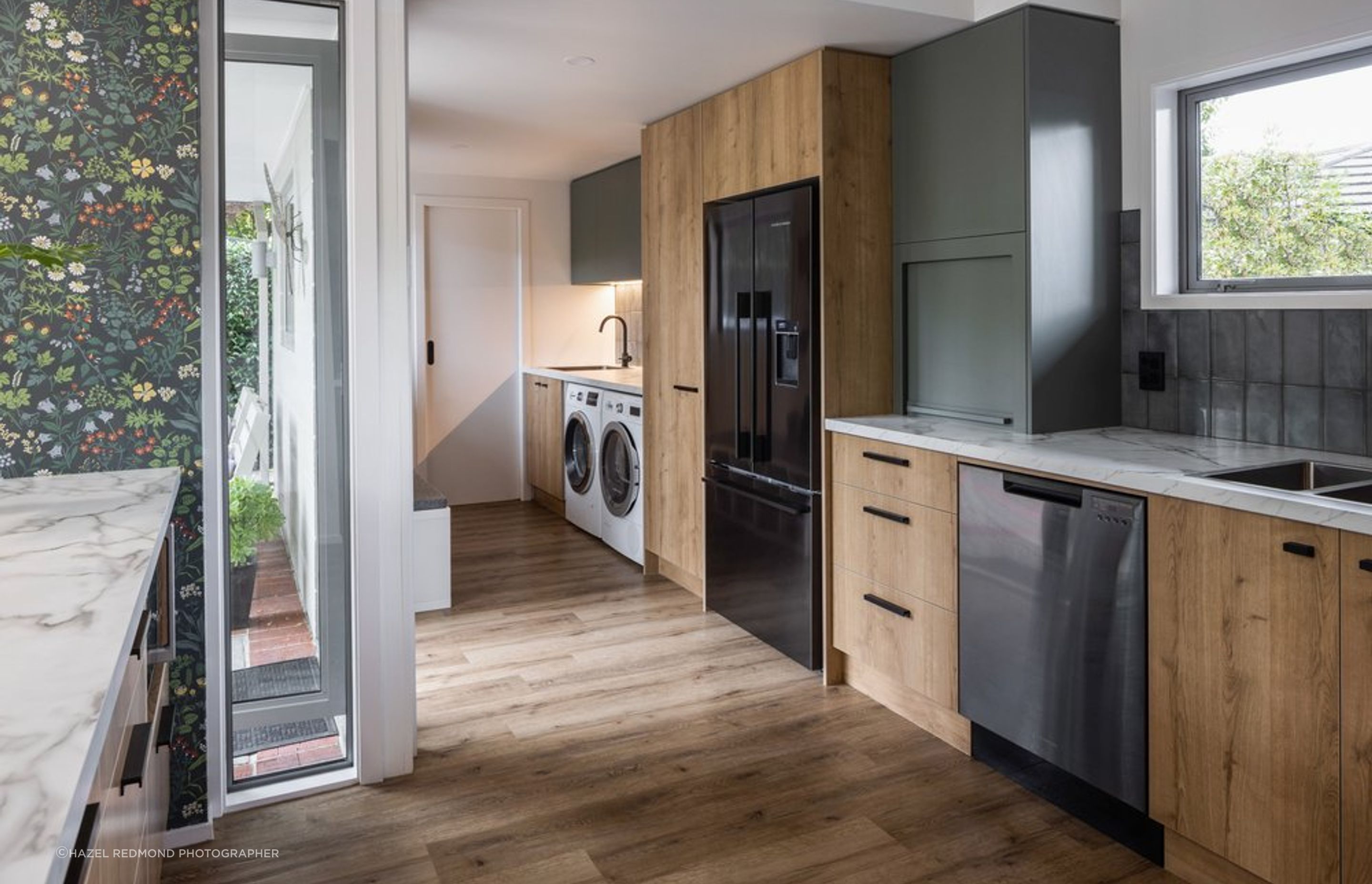 70s Vibe / Peter Bevan Architectural Home Kitchen Renovation