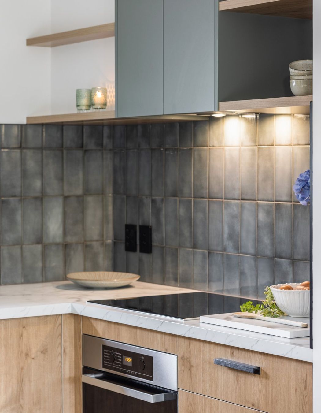 70s Vibe / Peter Bevan Architectural Home Kitchen Renovation