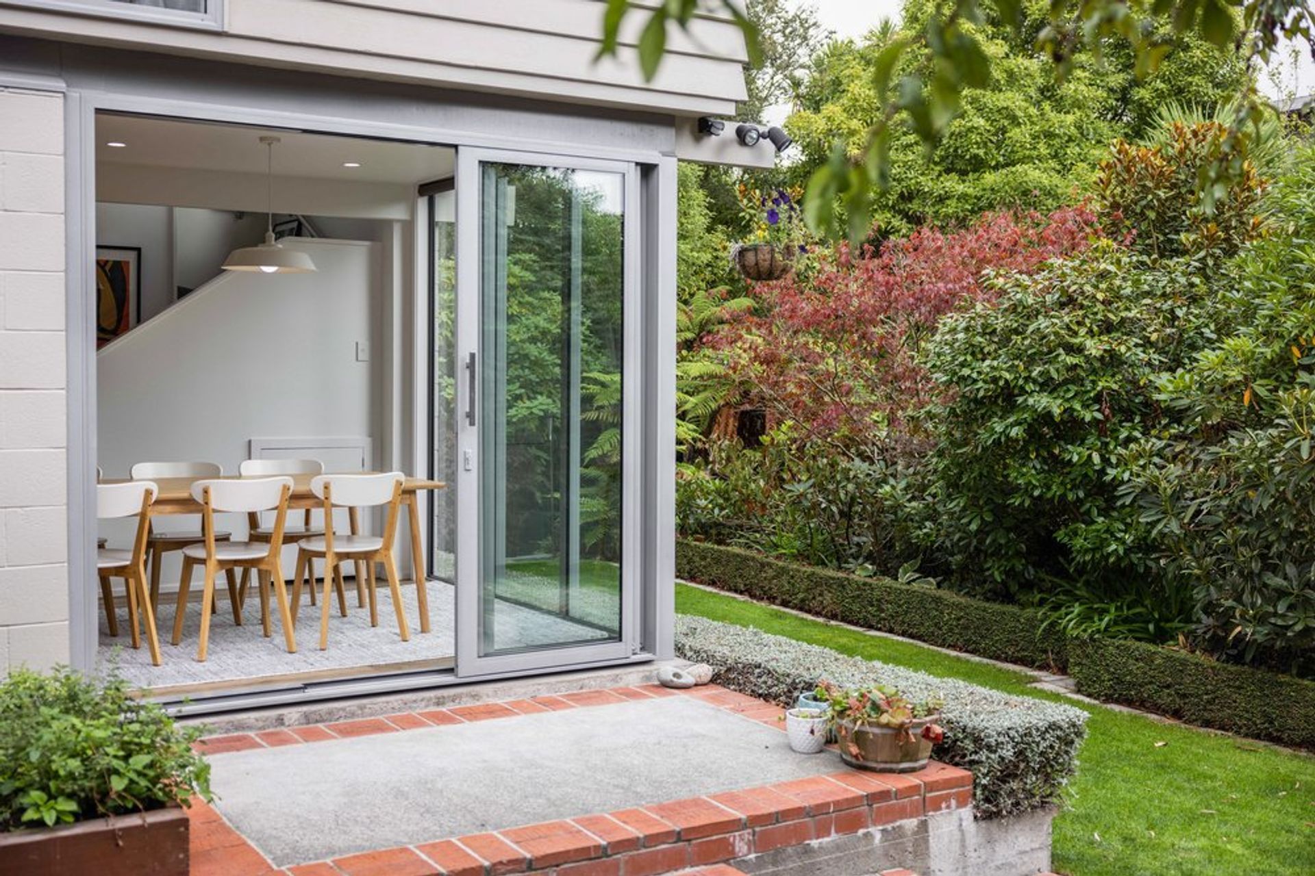 70s Vibe / Peter Bevan Architectural Home Kitchen Renovation