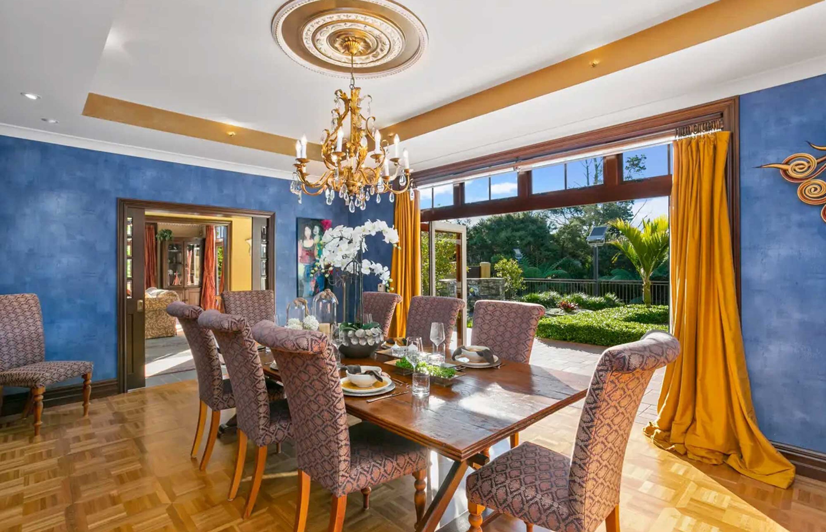Huia Road, Titirangi