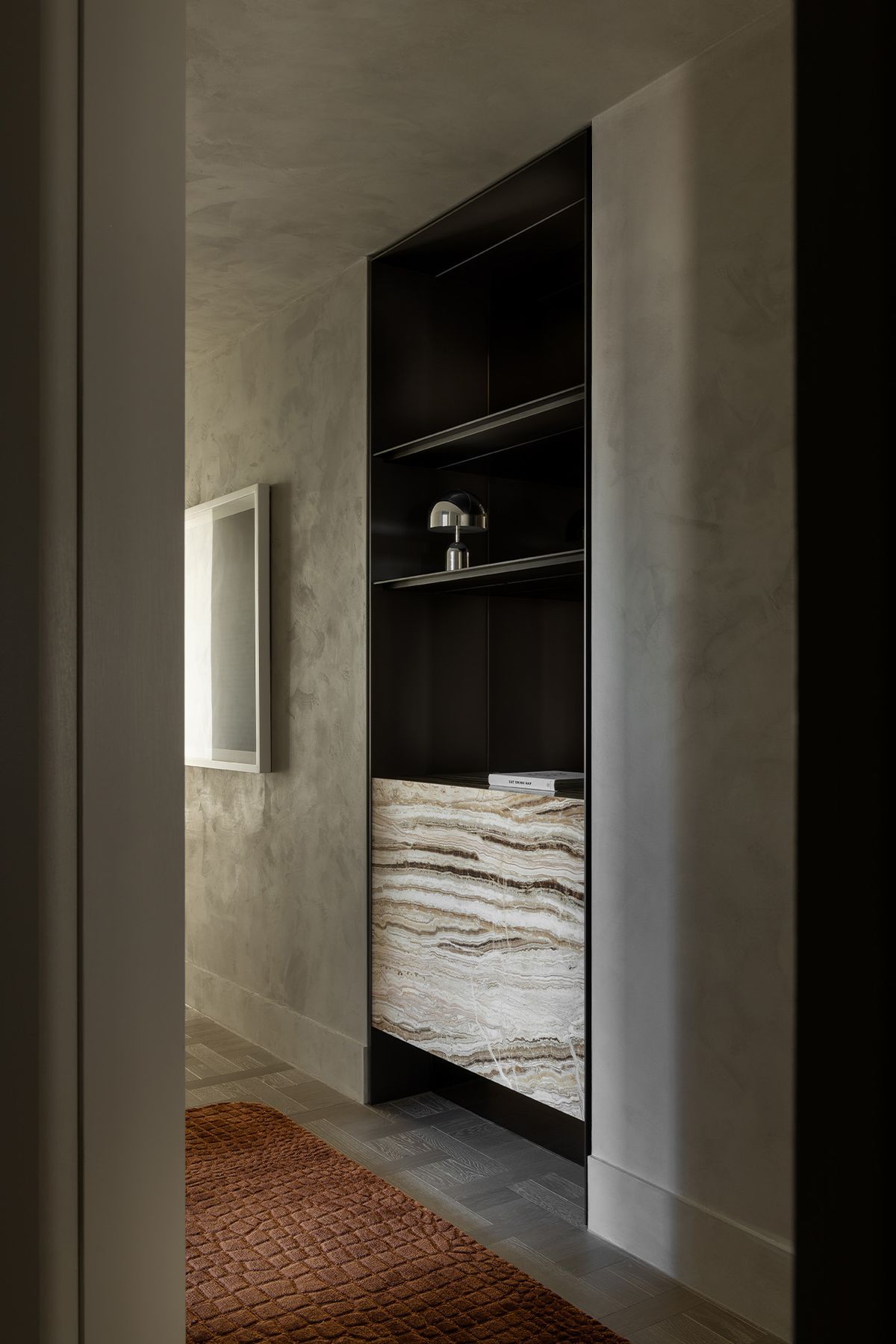Hallway-02.jpg