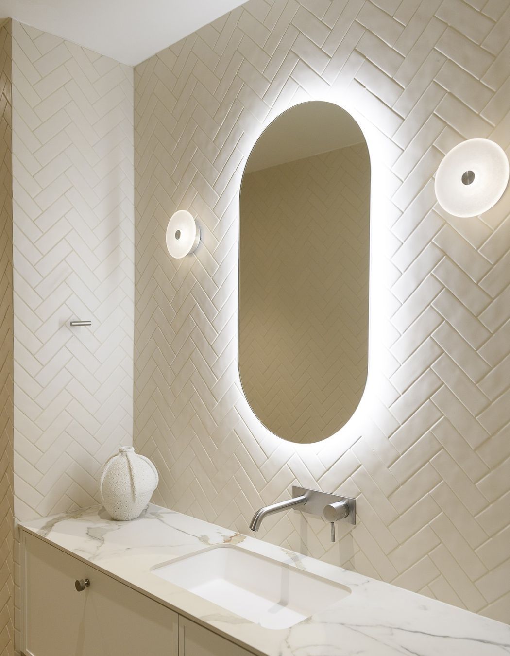 Hello-SaturdayOCEAN-VIEWAppartmentRenoBathroom-1-v2.jpg