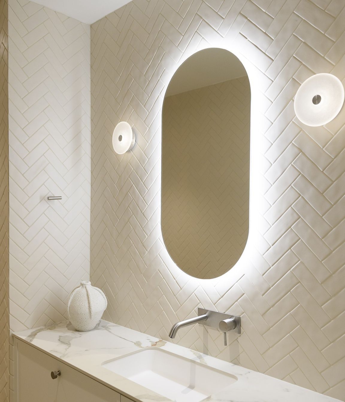 Hello-SaturdayOCEAN-VIEWAppartmentRenoBathroom-1-v2.jpg