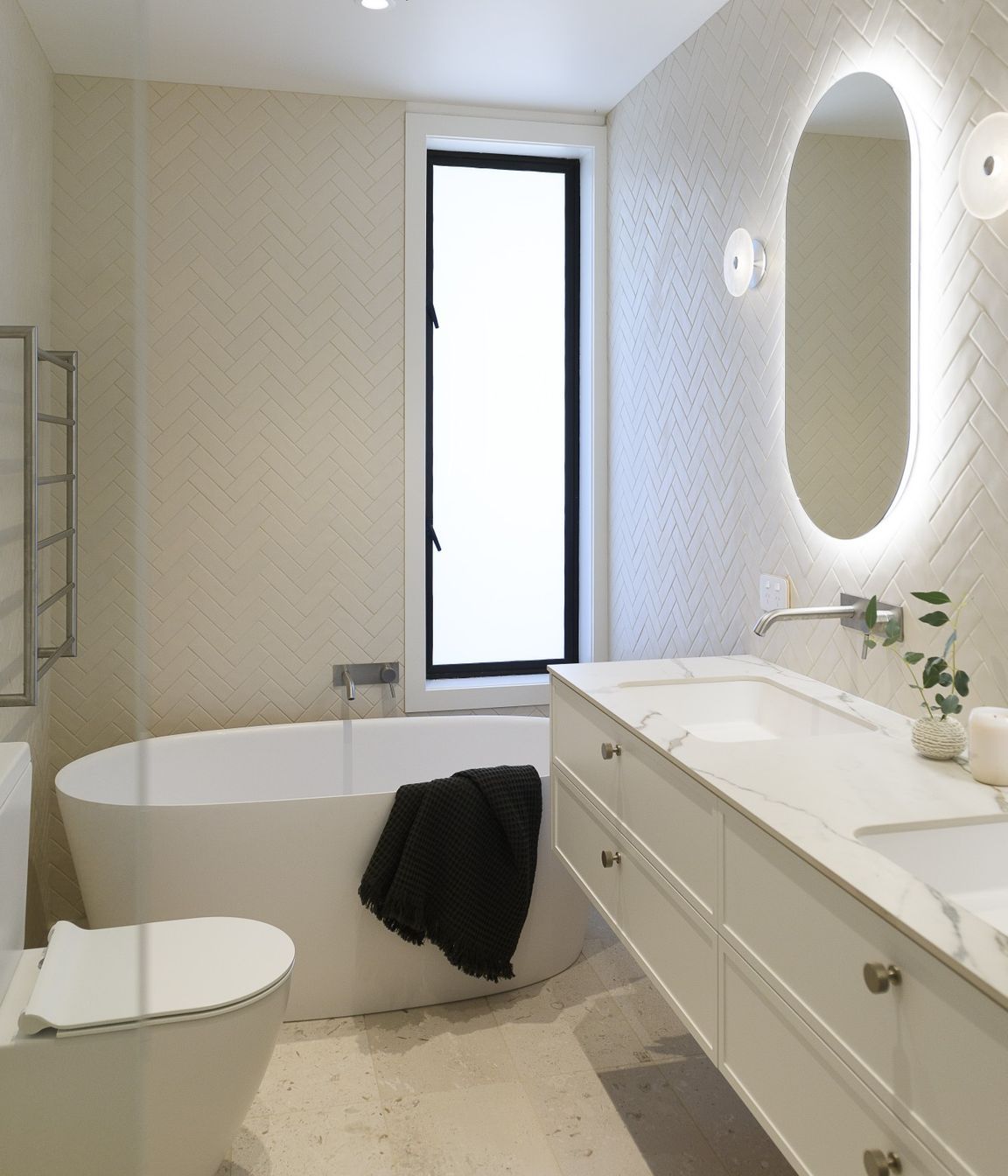 Hello-SaturdayOCEAN-VIEWAppartmentRenoBathroom-5-v2.jpg