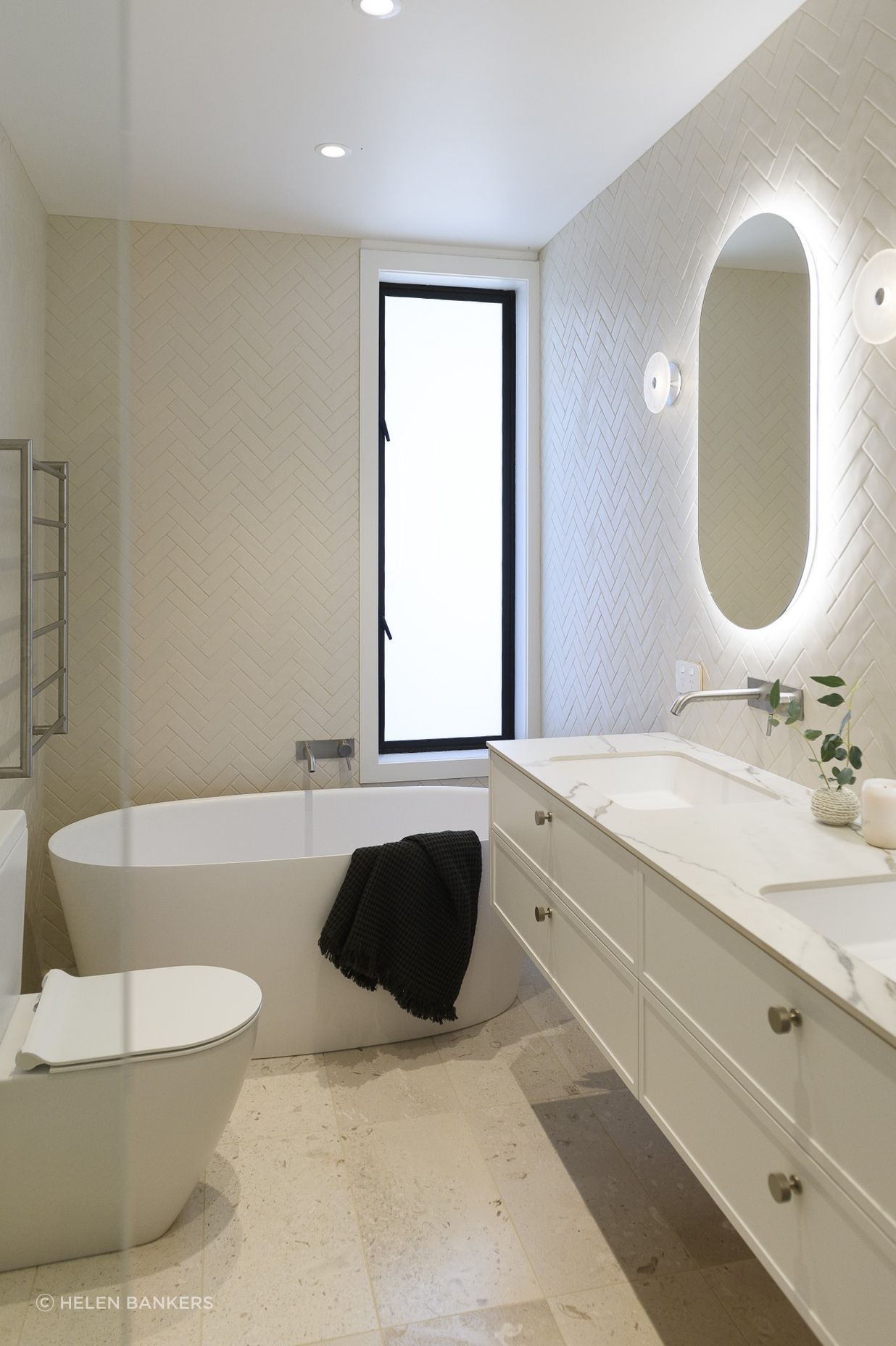 Hello-SaturdayOCEAN-VIEWAppartmentRenoBathroom-5-v2.jpg