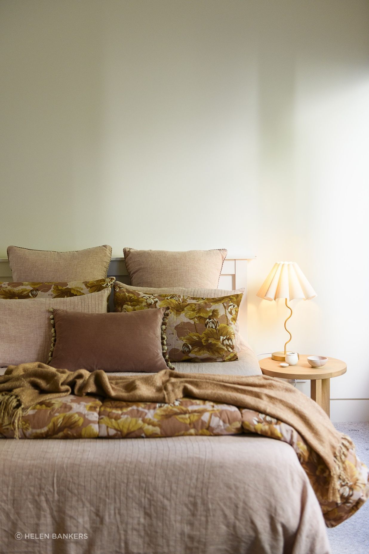 Hello-SaturdayOCEAN-VIEWAppartmentRenoBedroom-2-v2.jpg