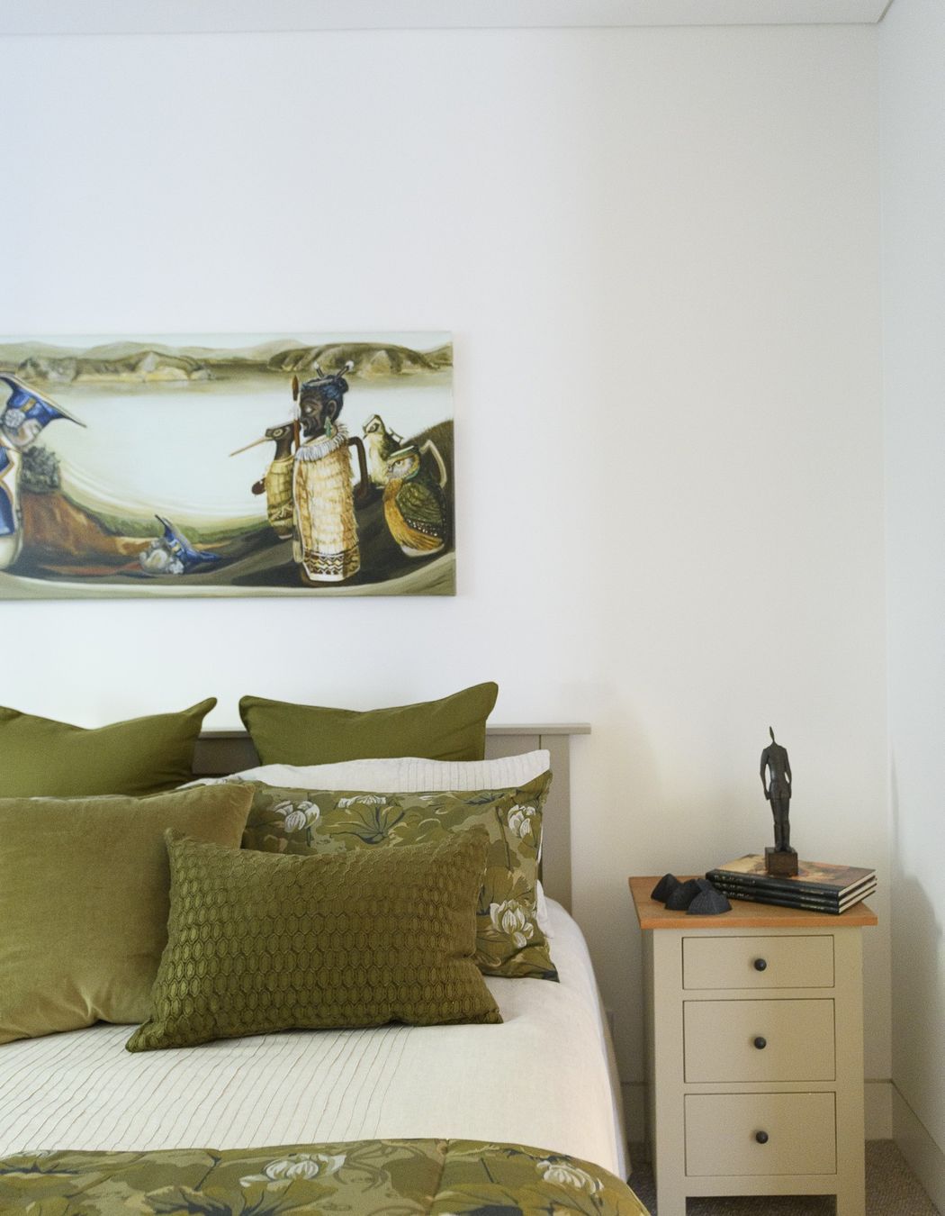Hello-SaturdayOCEAN-VIEWAppartmentRenoBedroom-4-v2.jpg