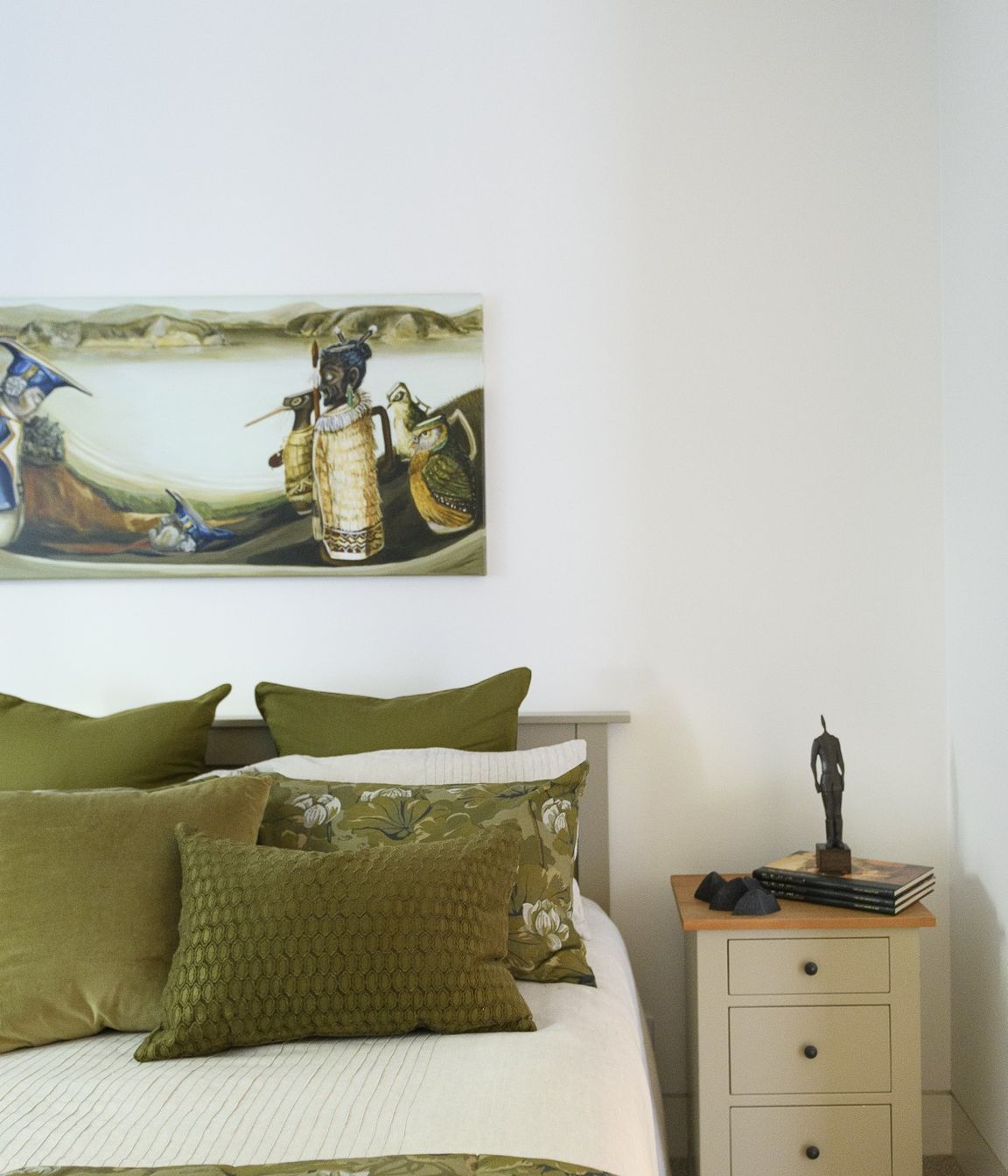Hello-SaturdayOCEAN-VIEWAppartmentRenoBedroom-4-v2.jpg