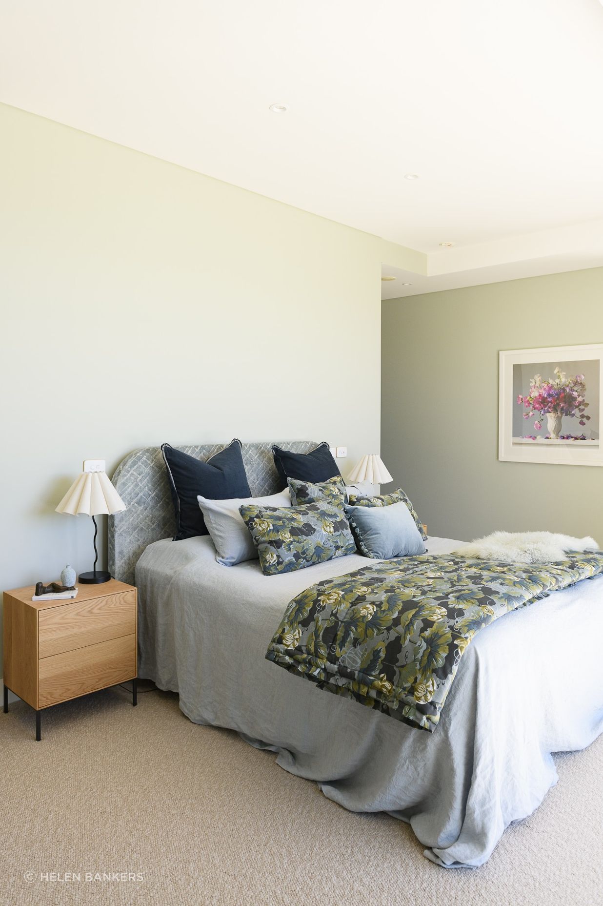 Hello-SaturdayOCEAN-VIEWAppartmentRenoBedroom-6-v2.jpg