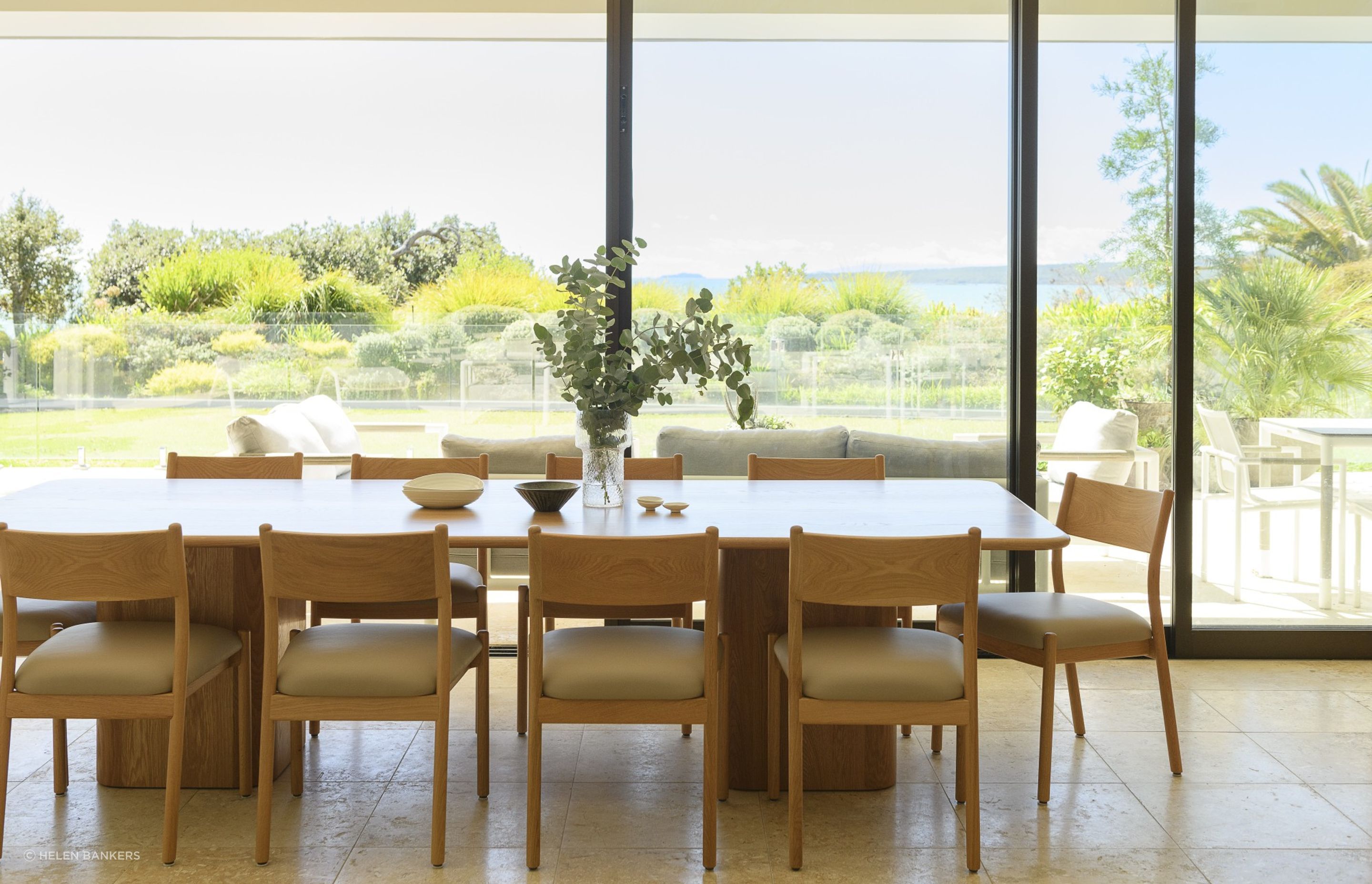 Hello-SaturdayOCEAN-VIEWAppartmentRenoDinning.jpg