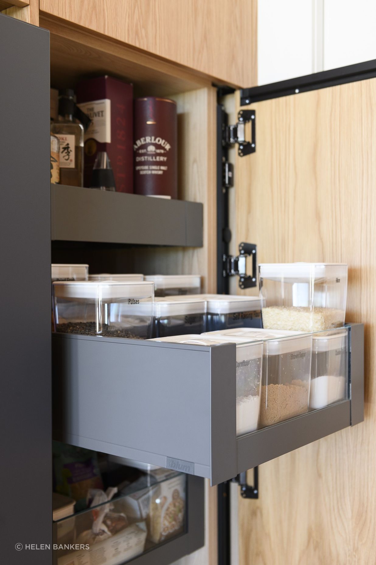 Hello-SaturdayOCEAN-VIEWAppartmentRenoKitchen-13.jpg