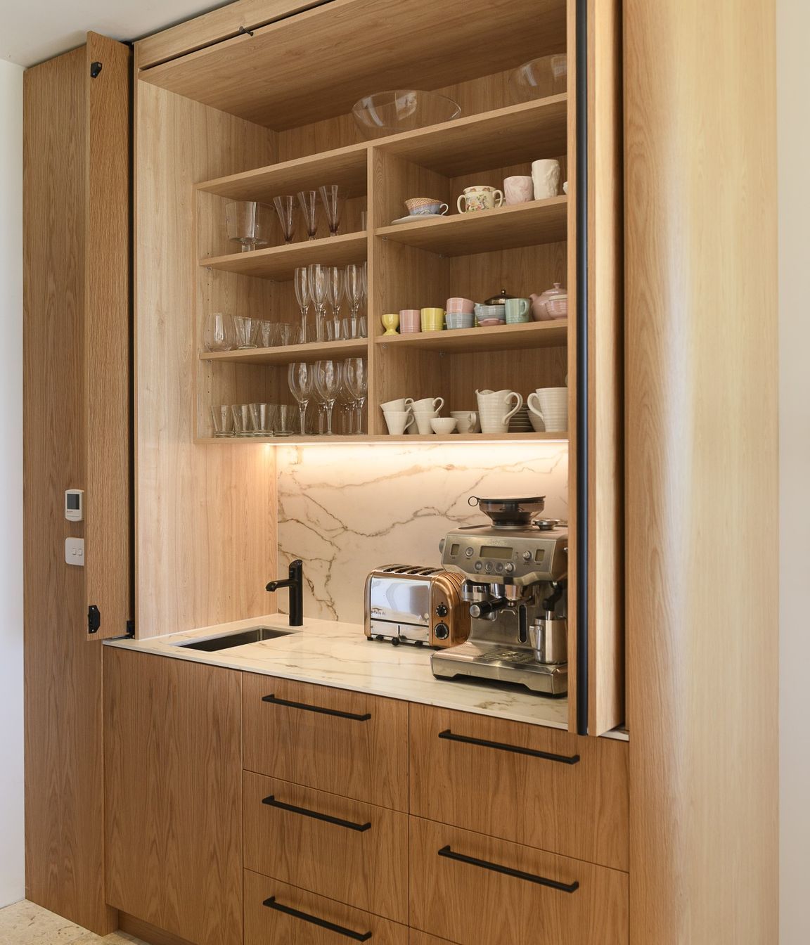 Hello-SaturdayOCEAN-VIEWAppartmentRenoKitchen-16.jpg