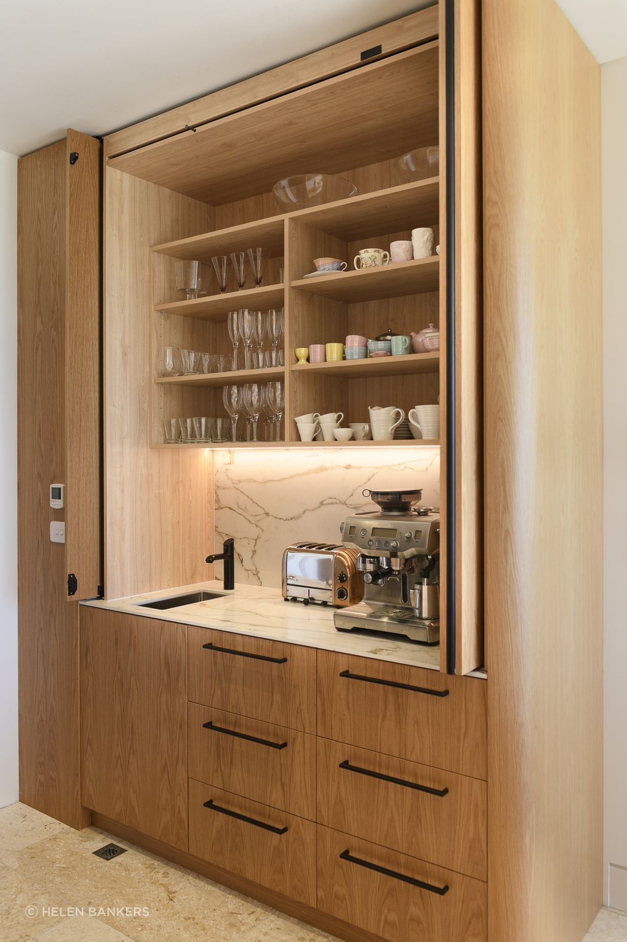 Hello-SaturdayOCEAN-VIEWAppartmentRenoKitchen-16.jpg