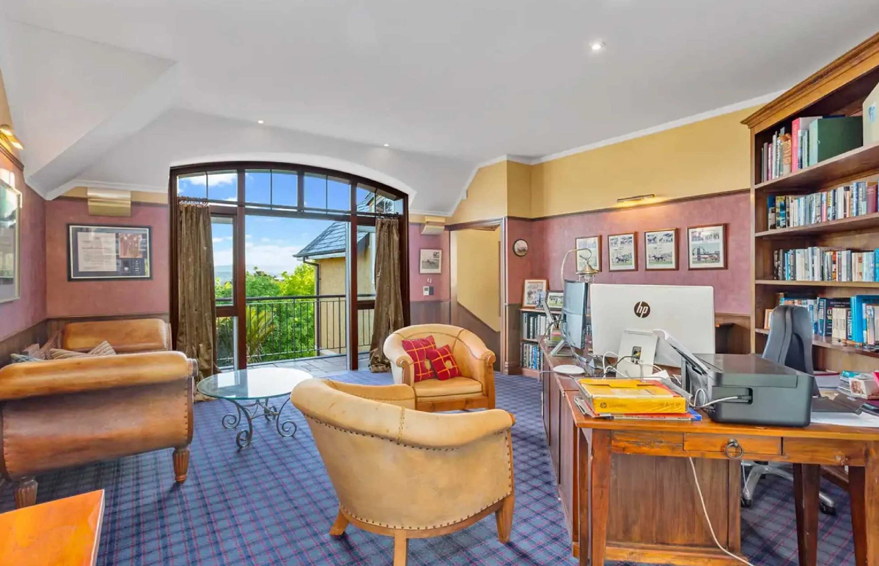 Huia Road, Titirangi